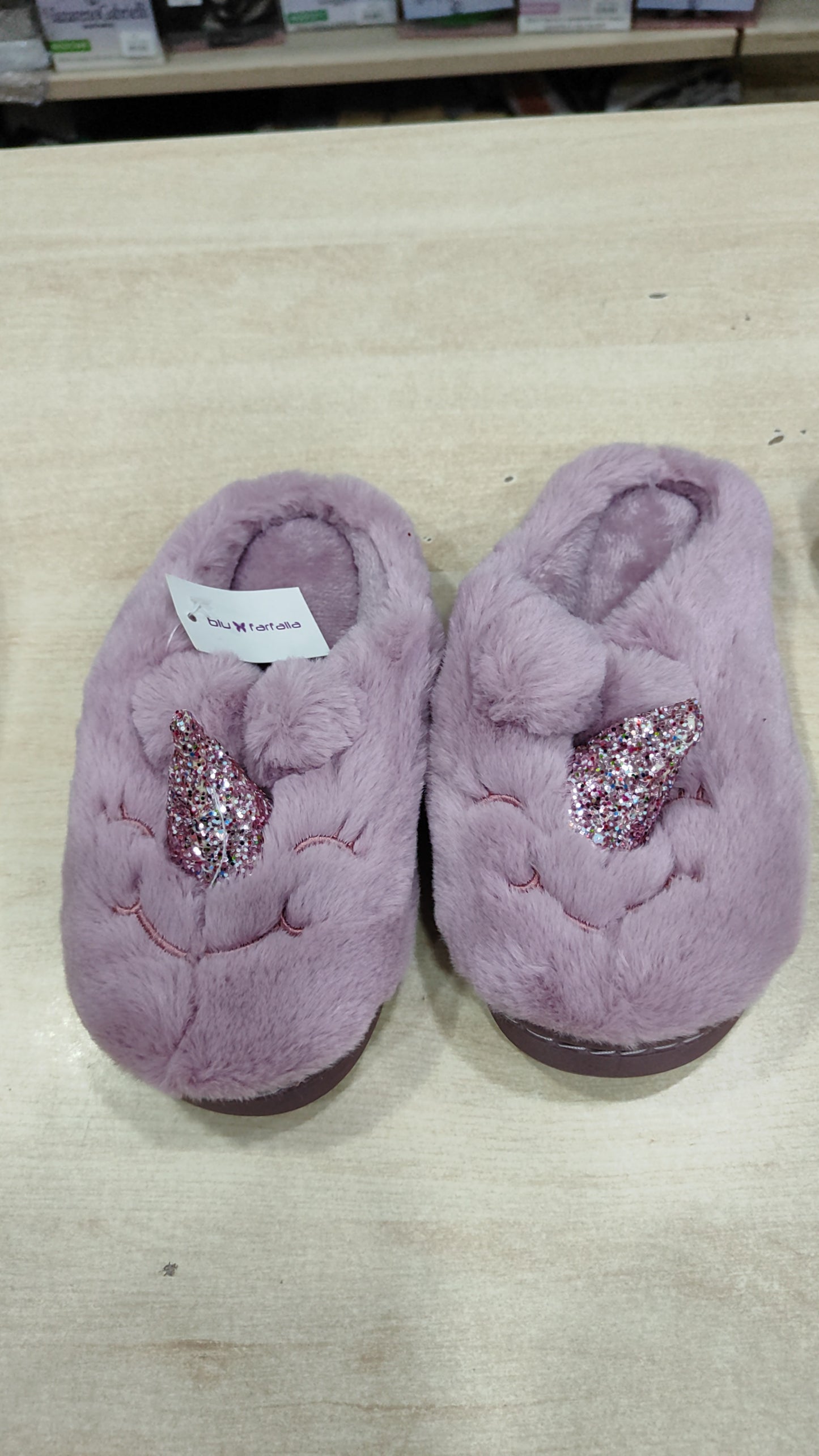 Pantofole miste bimbi a 3 euro