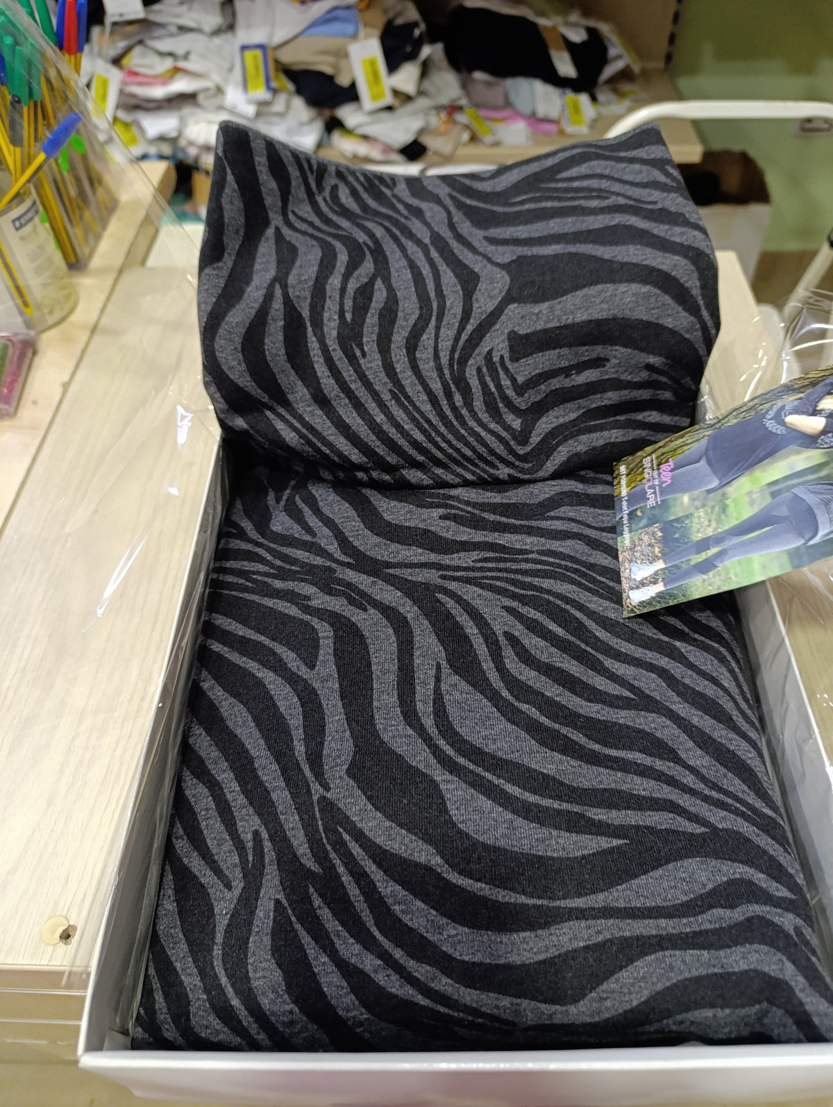 Offerta tuta 3 pezzi ragazza a 6 euro