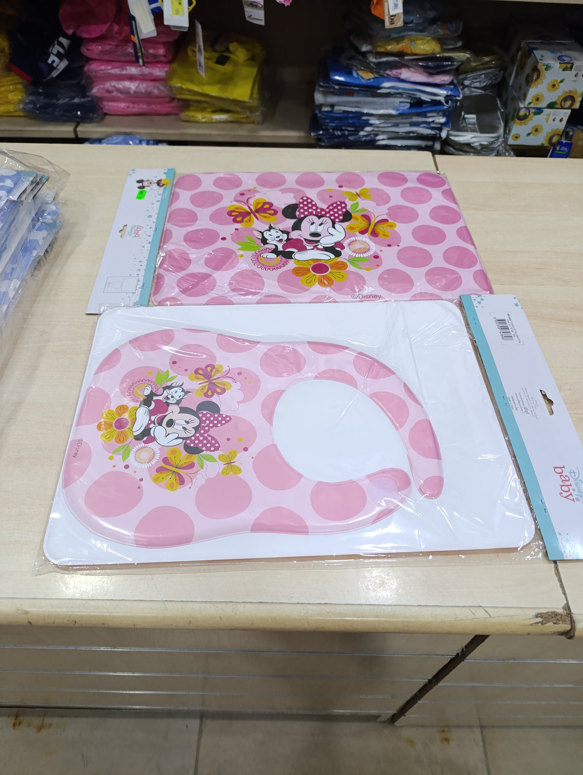 Set di tovaglietta Piu bavetta scuola Disney a 3 euro