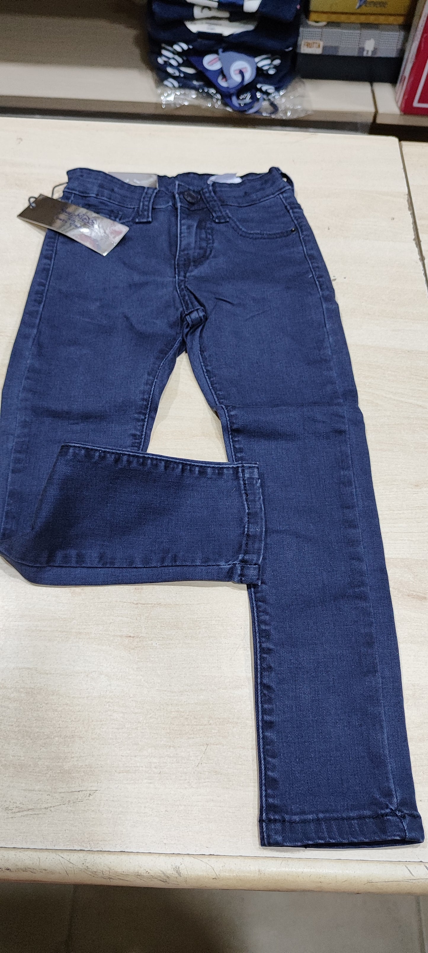 Jeans bimbo a 3 euro