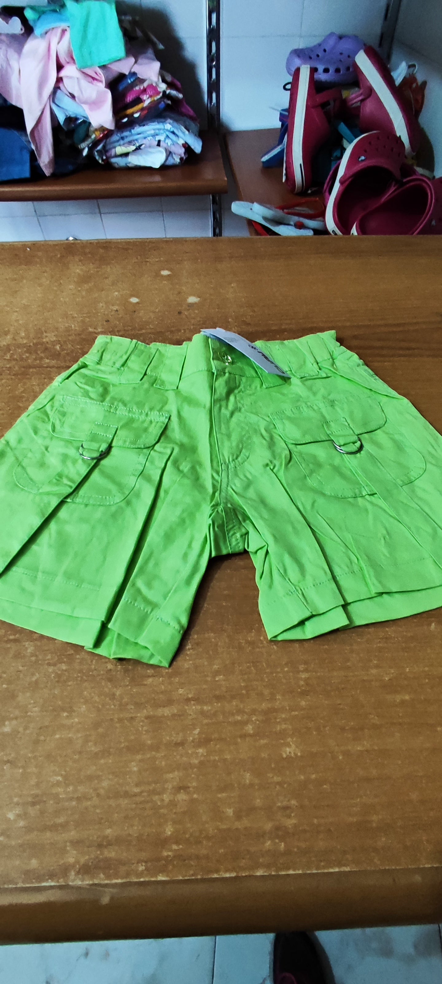 Pantaloncini bimbi a 2 euro