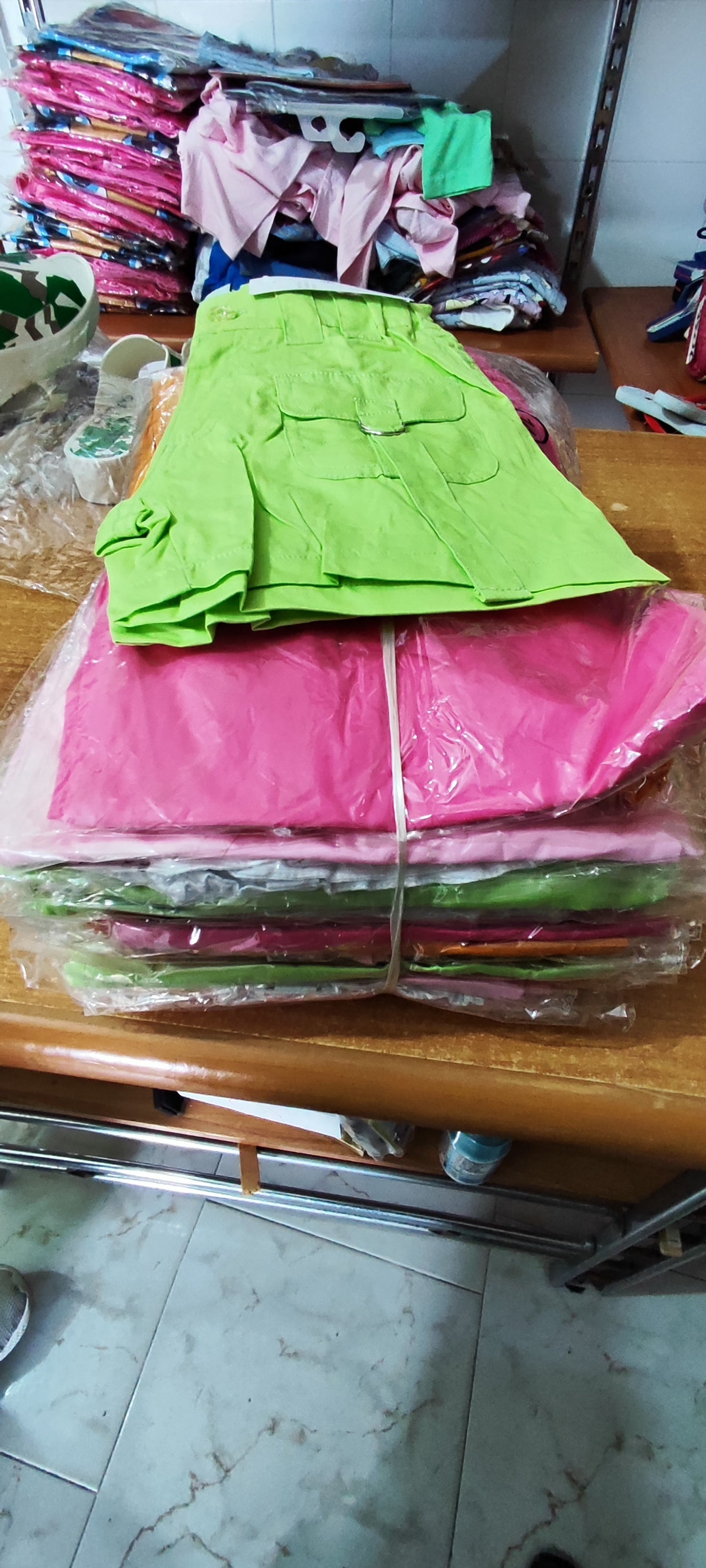 Pantaloncini bimbi a 2 euro