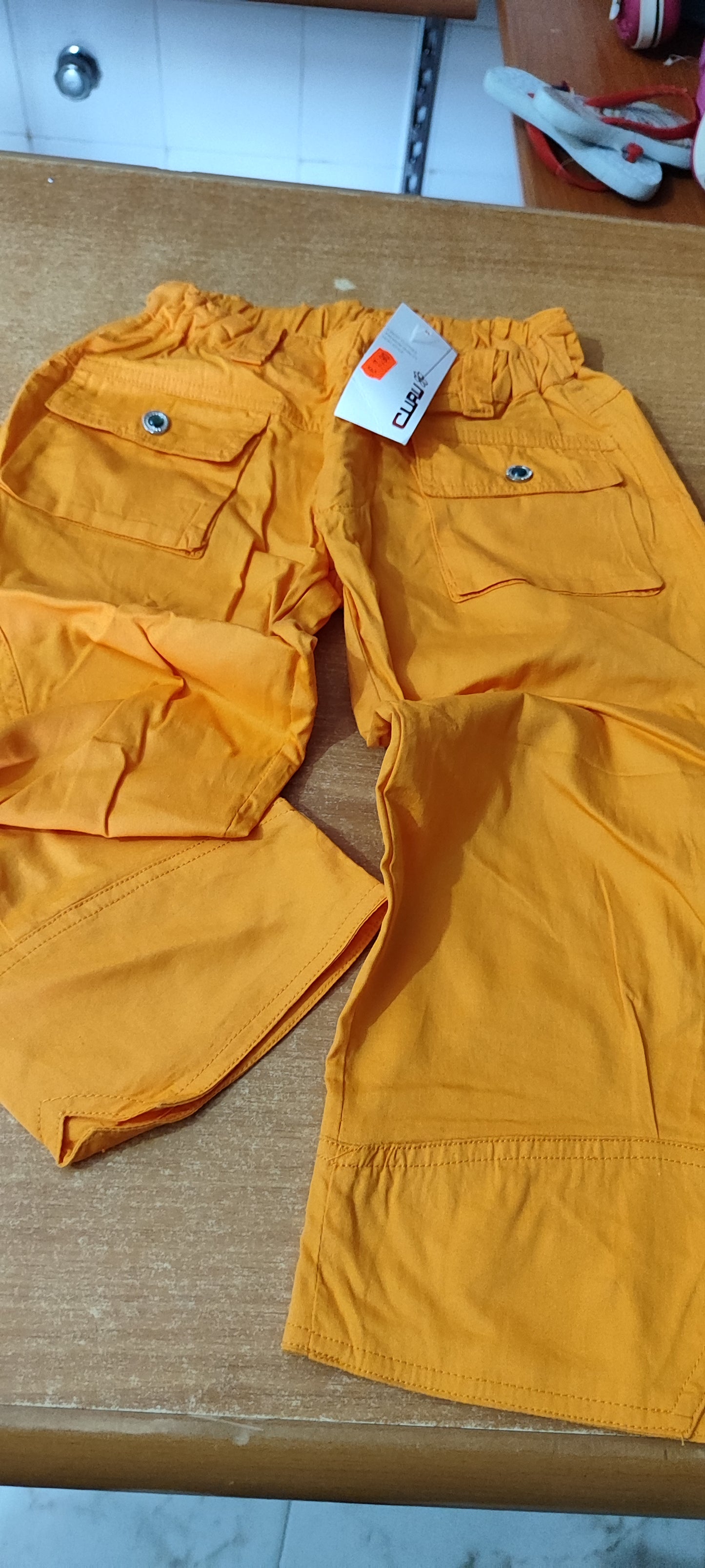 Pantaloncini bimbi a 2 euro