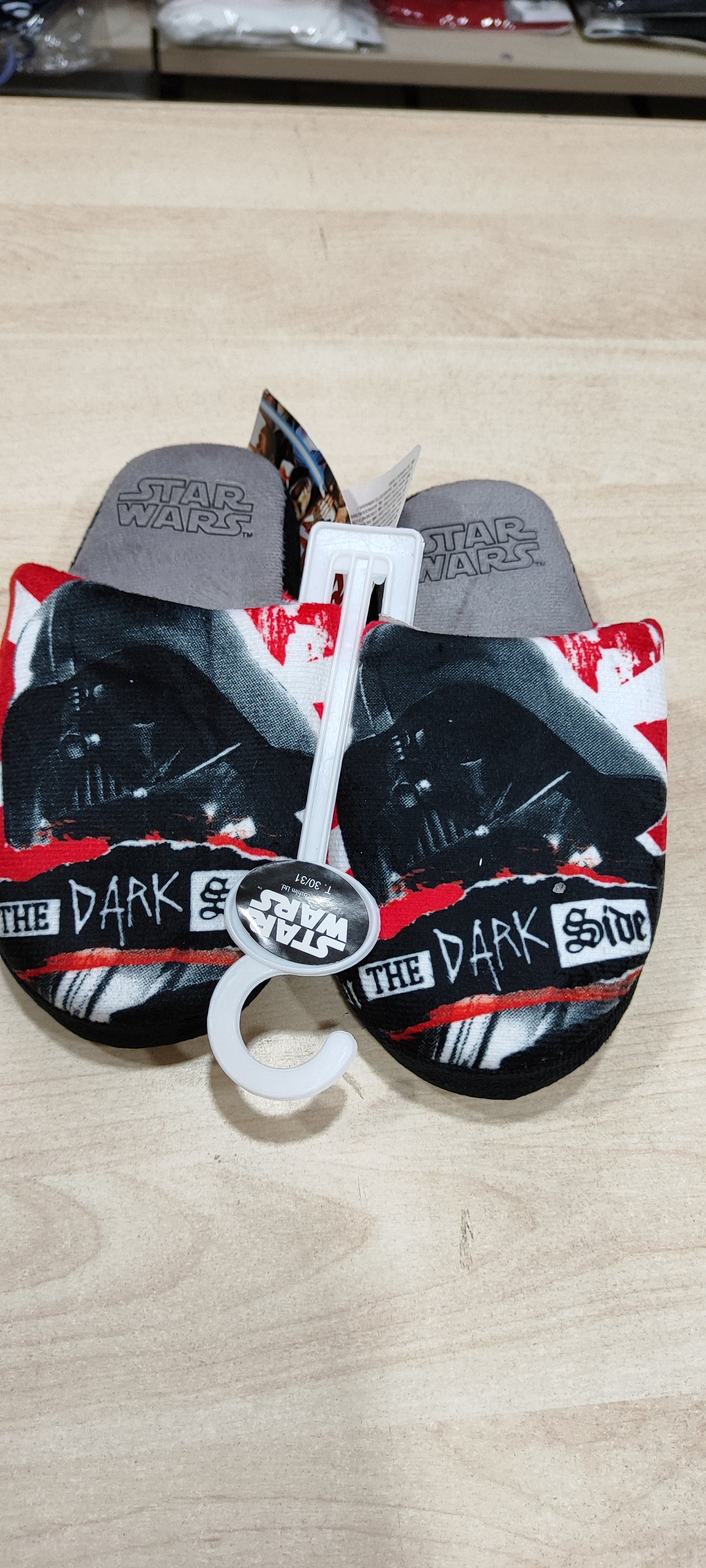 Pantofola star wars e miraculus 3 euro