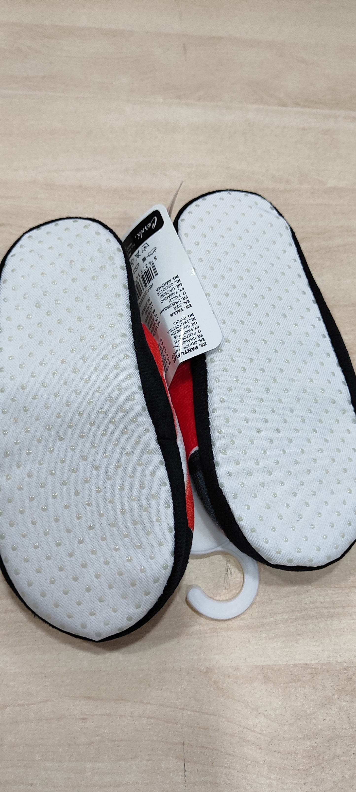 Pantofola star wars e miraculus 3 euro