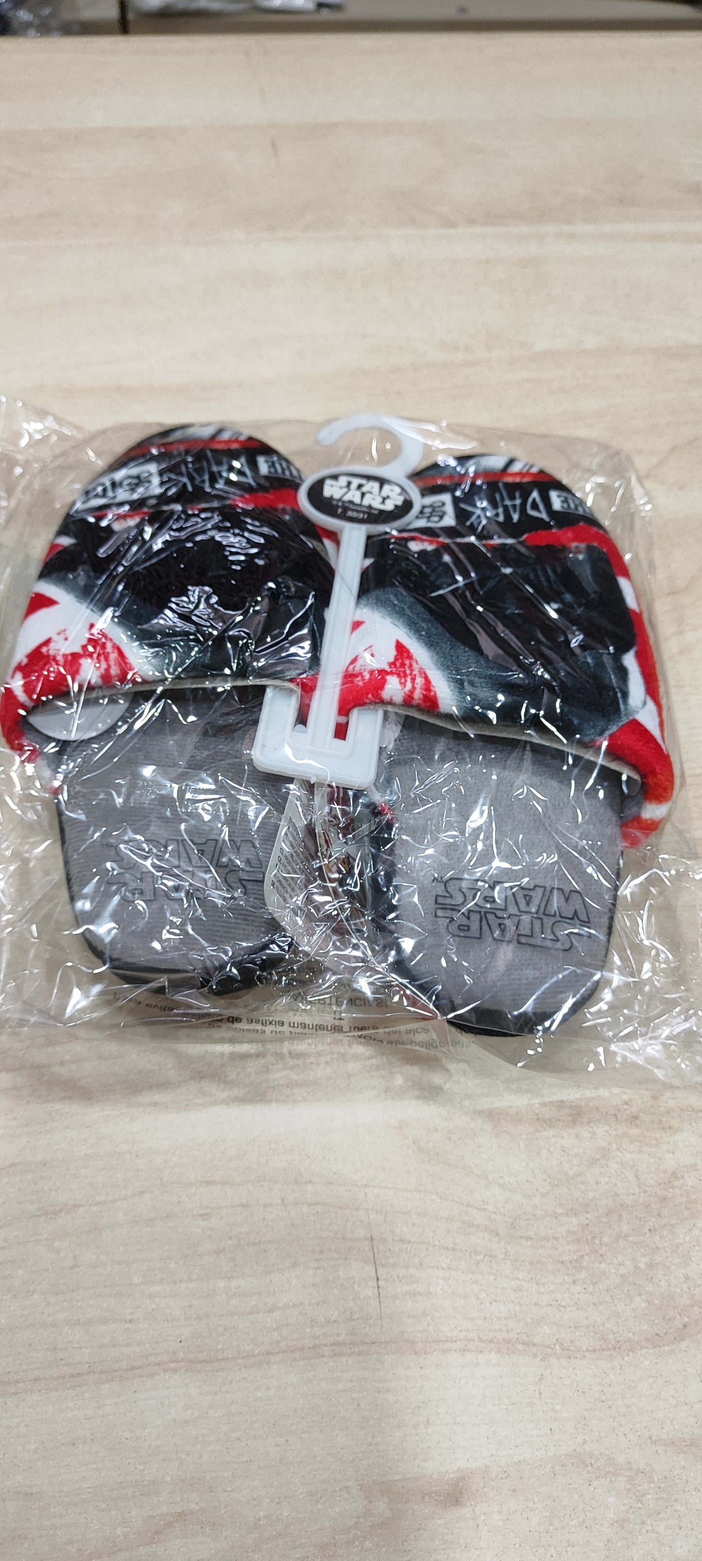 Pantofola star wars e miraculus 3 euro