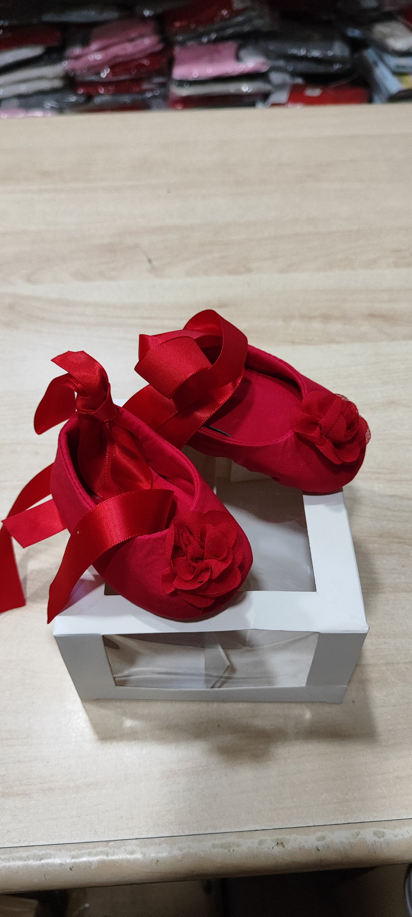 ballerina neonata rossa firmata a 3 euro