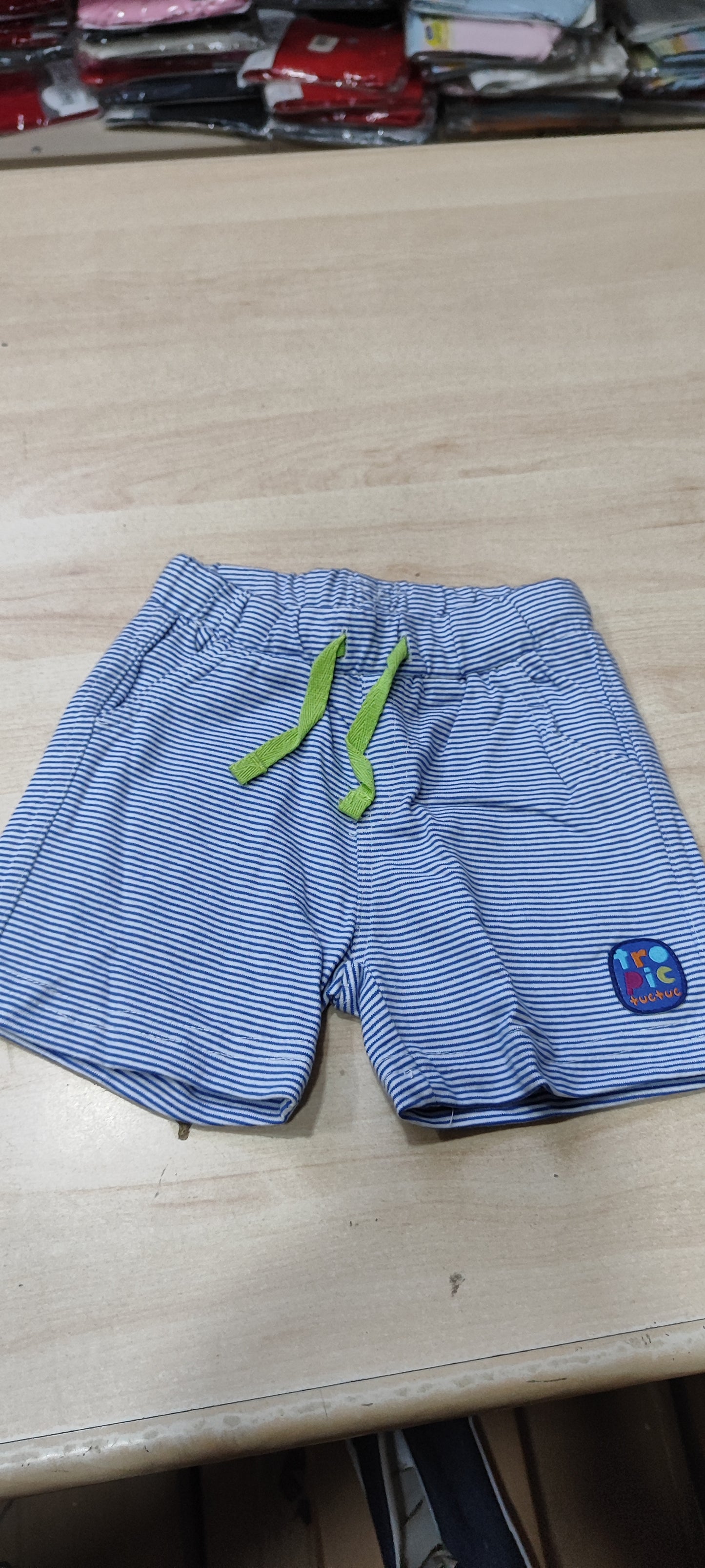 Pantaloncini bambini a 3 euro