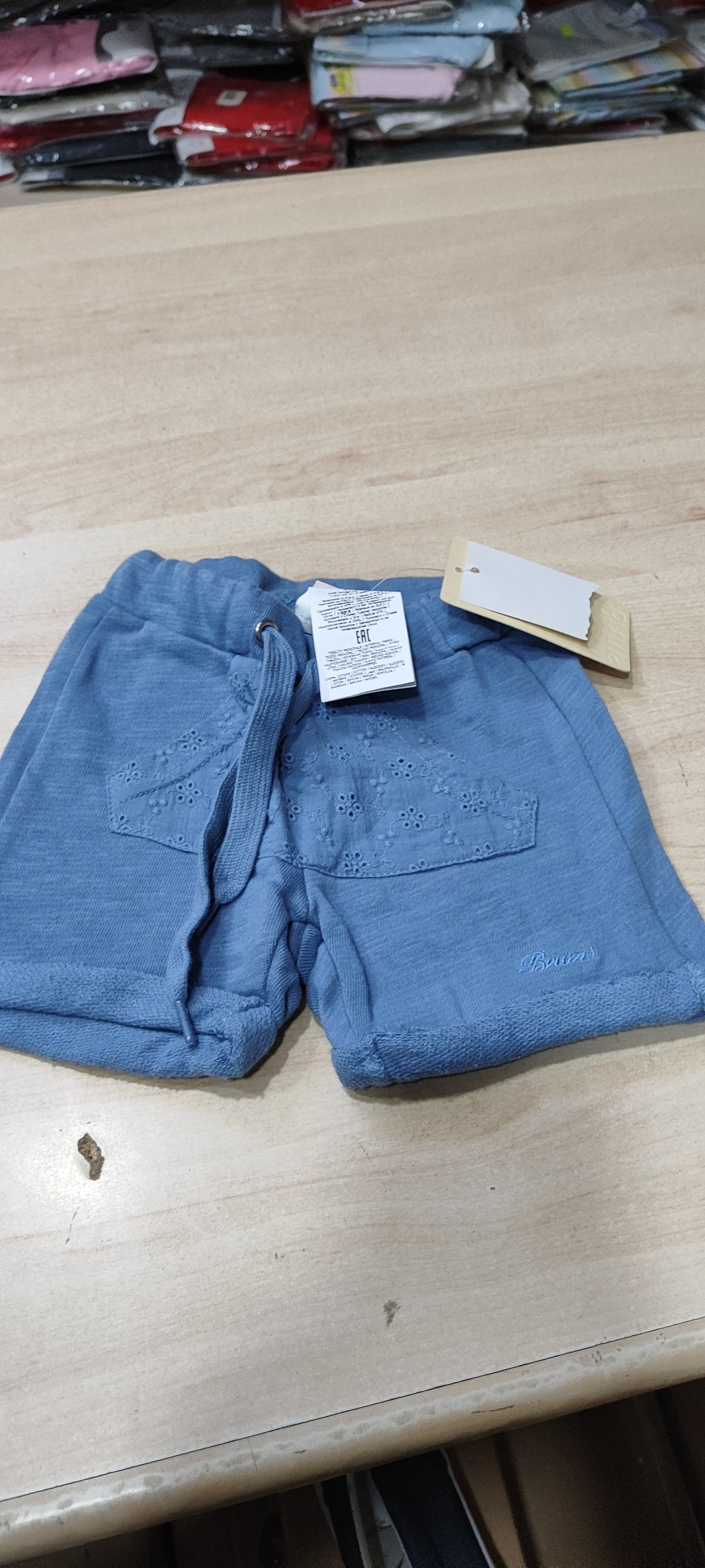 Pantaloncini bambini a 3 euro