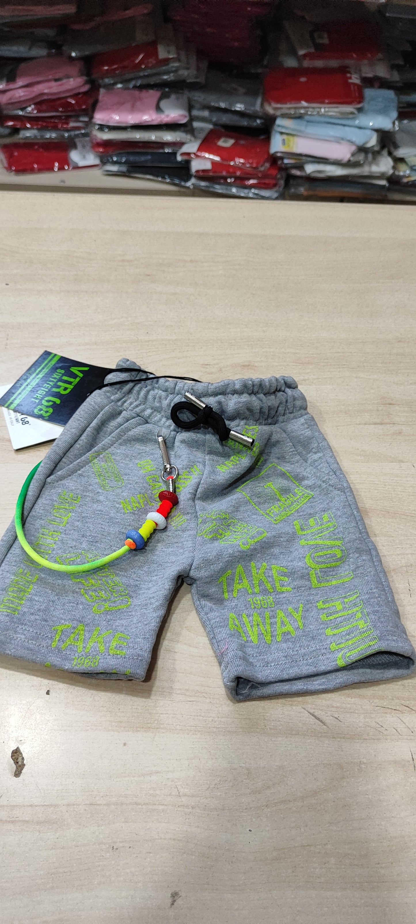 Pantaloncini bambini a 3 euro