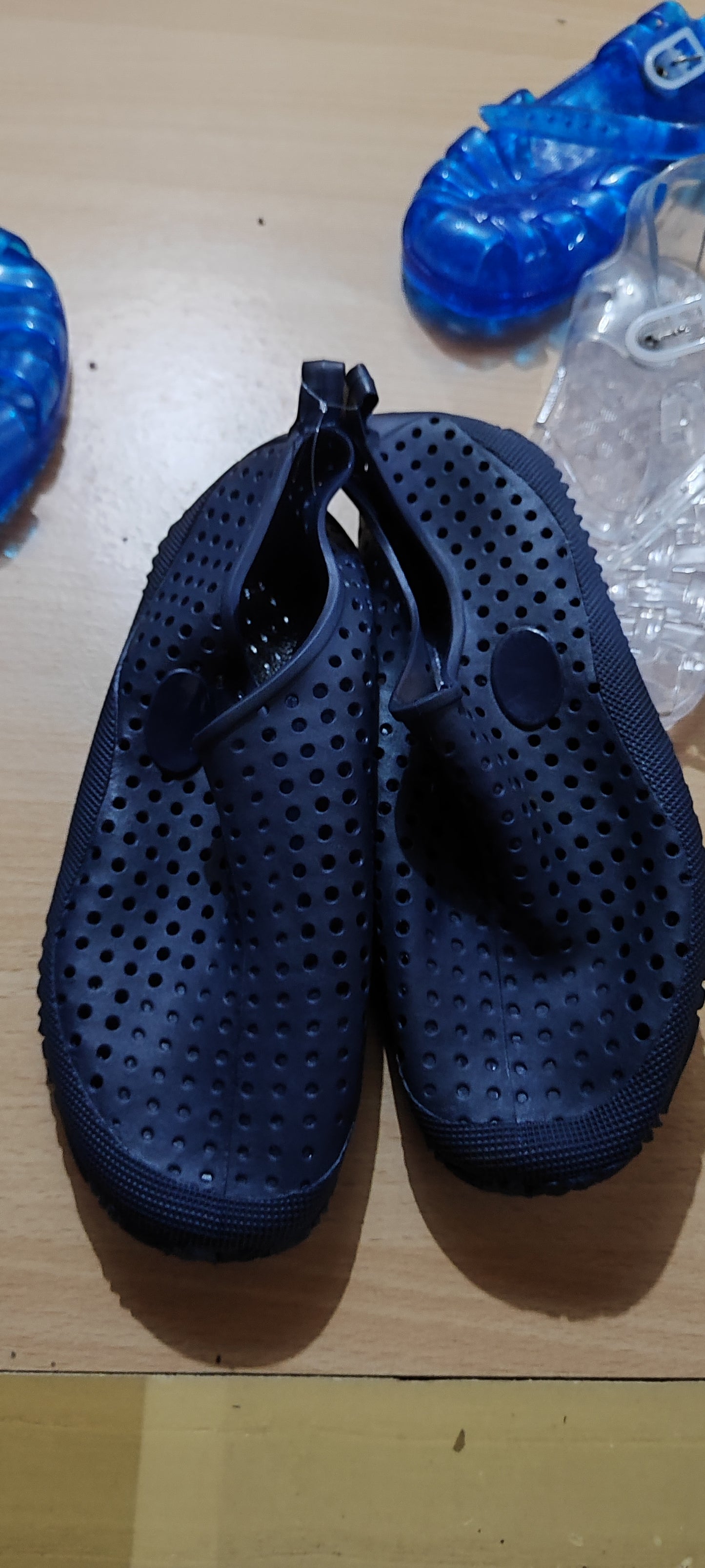Scarpe acqua bimbi a 2 euro