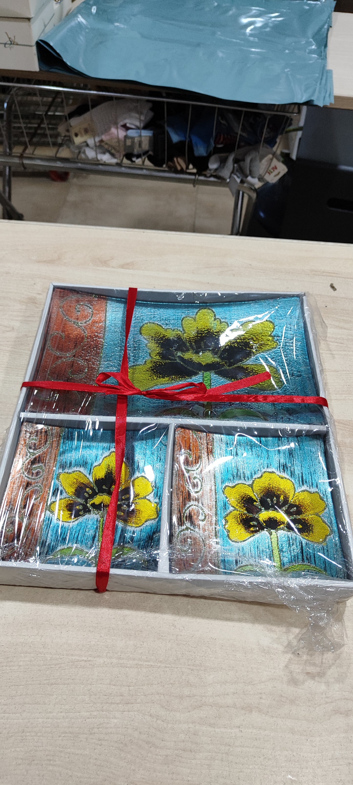 Tris centro tavola e svuota tasche a 5 euro