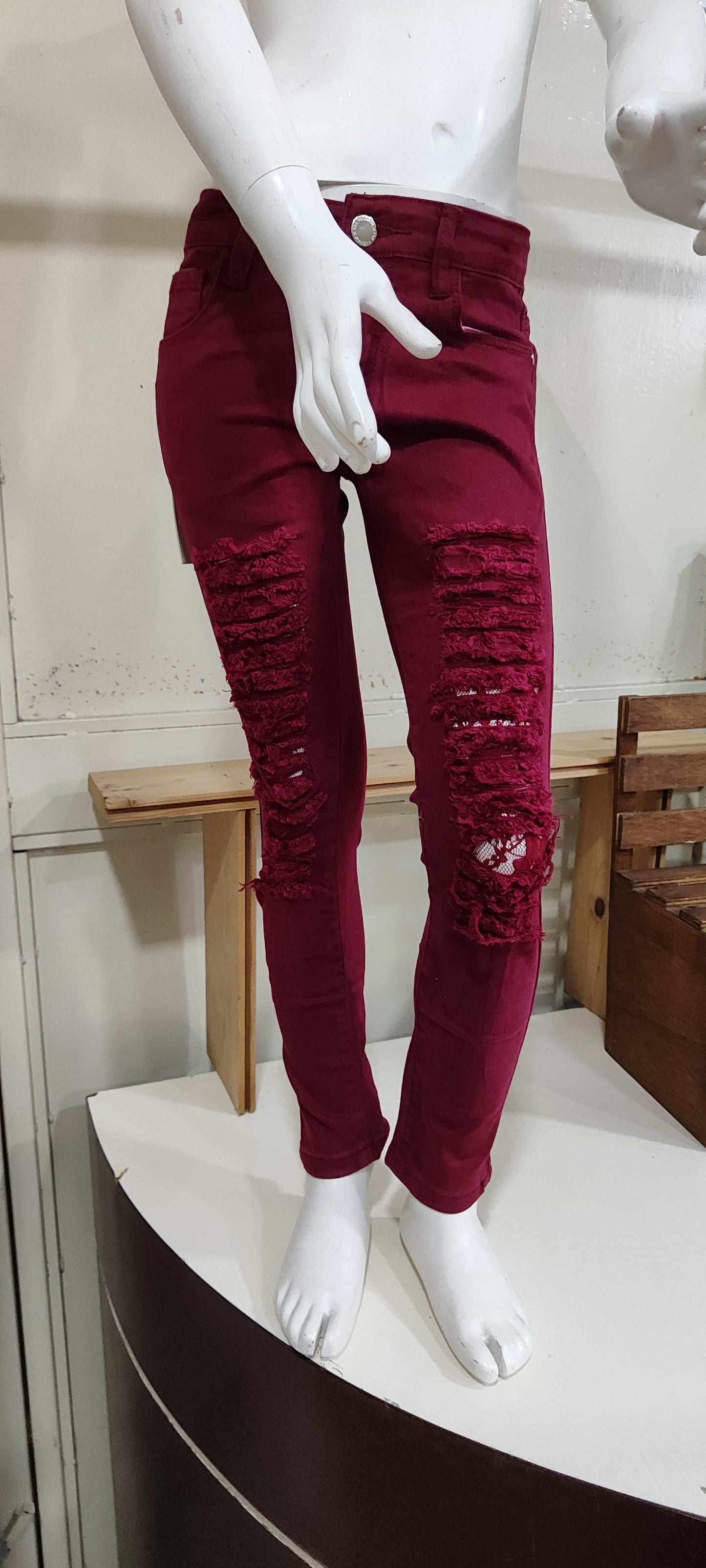 Jeans bimba colore rosso a 3 euro