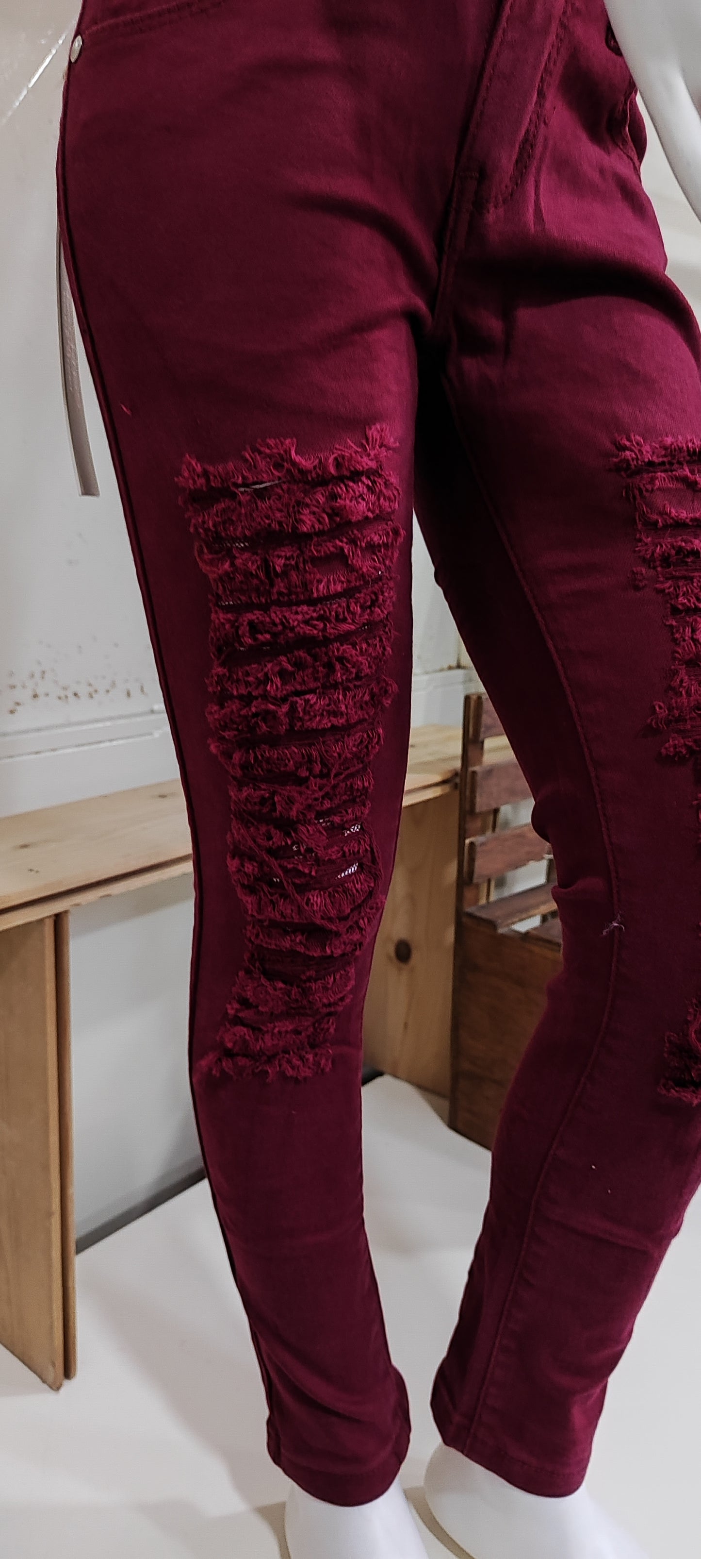 Jeans bimba colore rosso a 3 euro