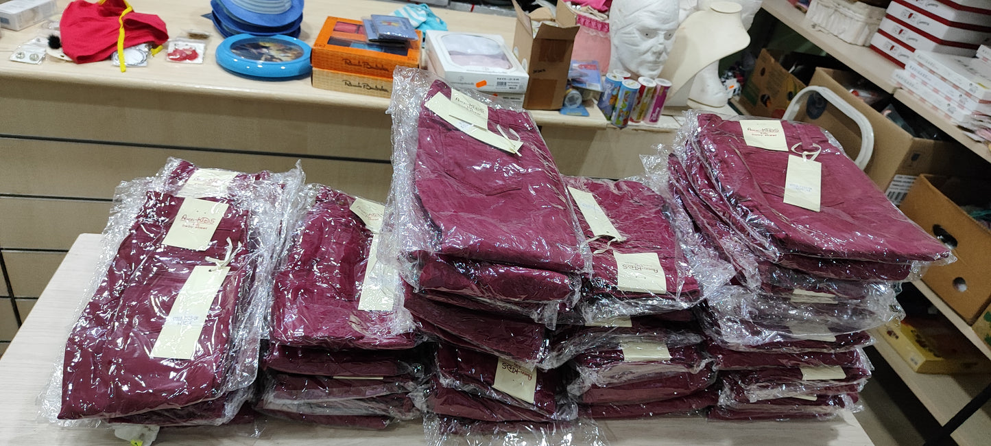 Jeans bimba colore rosso a 3 euro