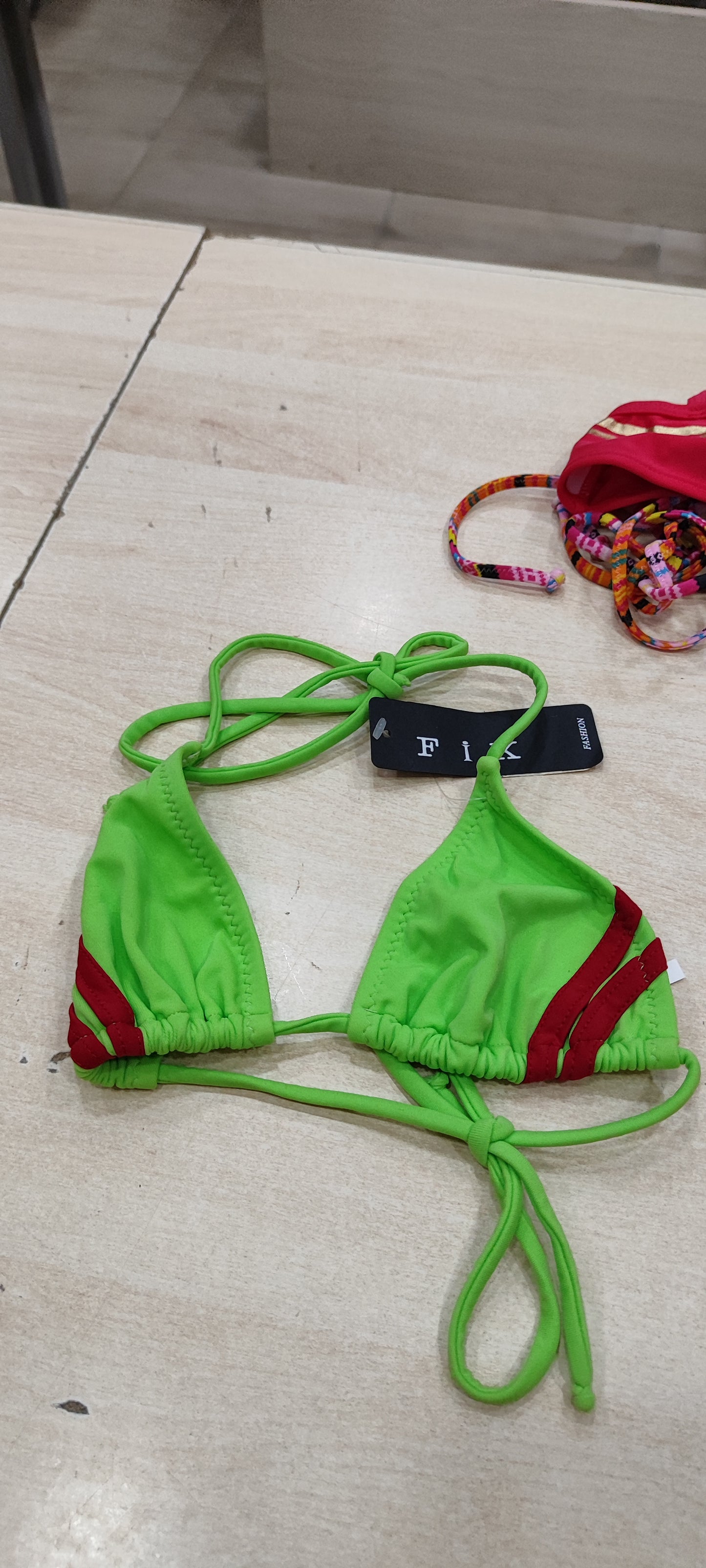 Costume sopra bimba a 0,50 centesimi