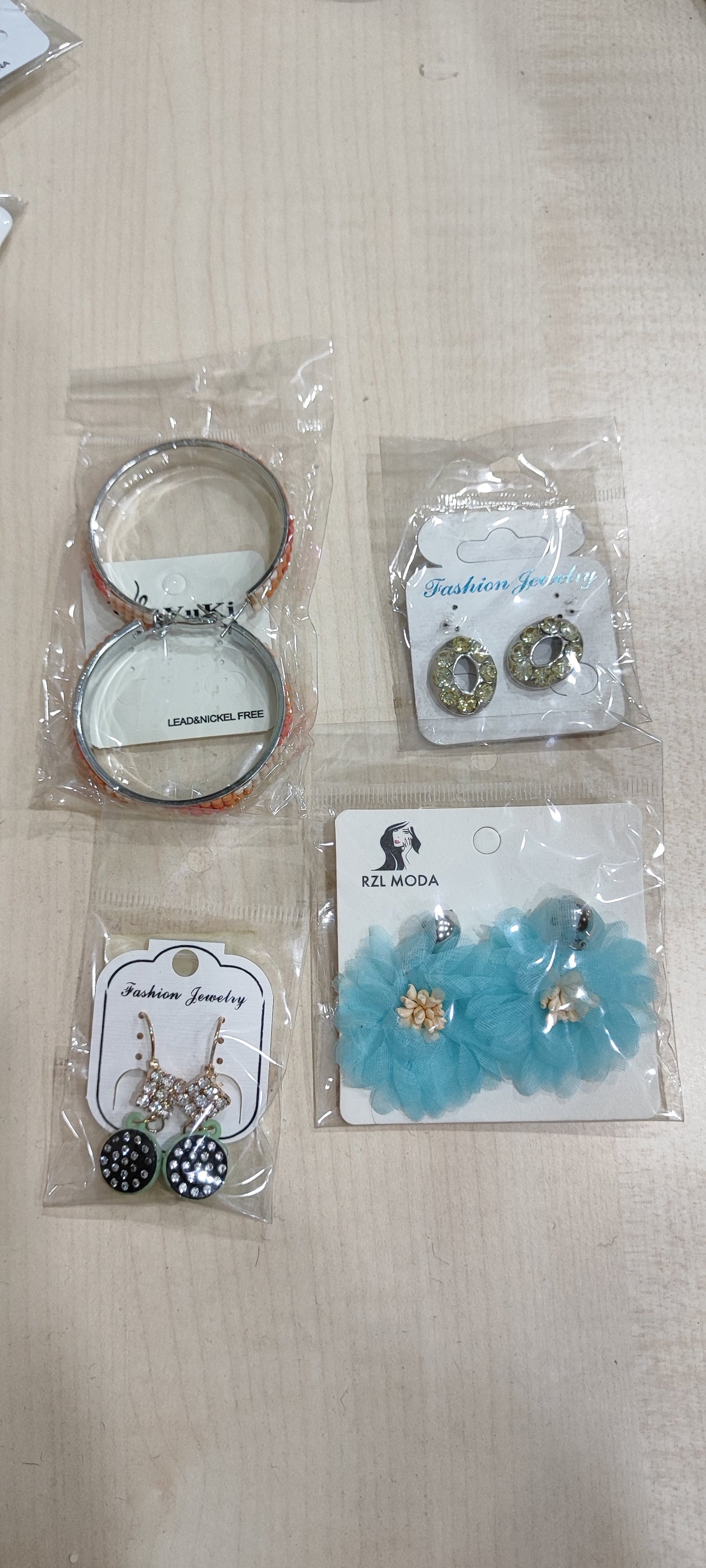 Orecchini donna collezione estate a 0,35 centesimi