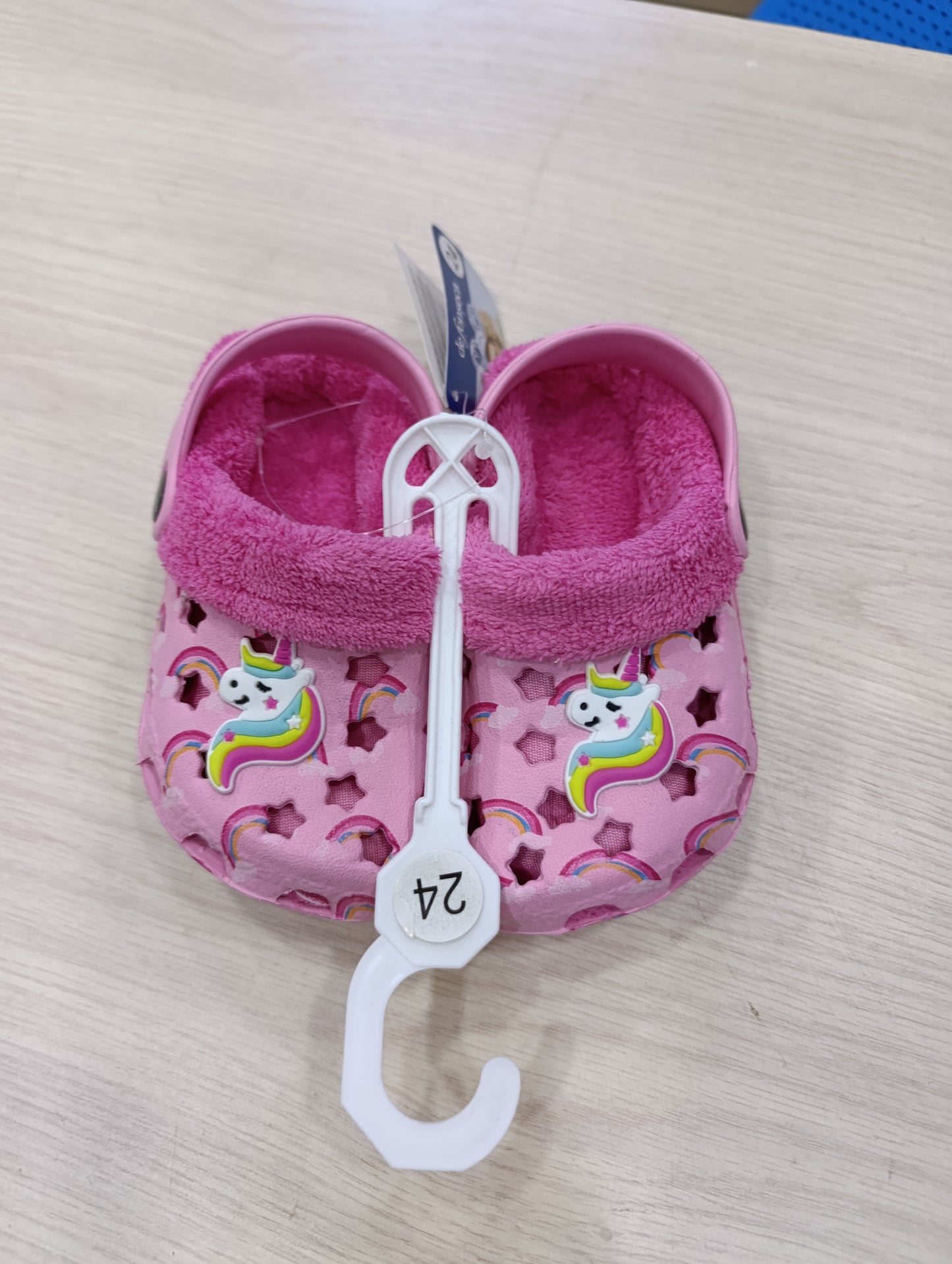 Pantofole miste bimbi a 3 euro