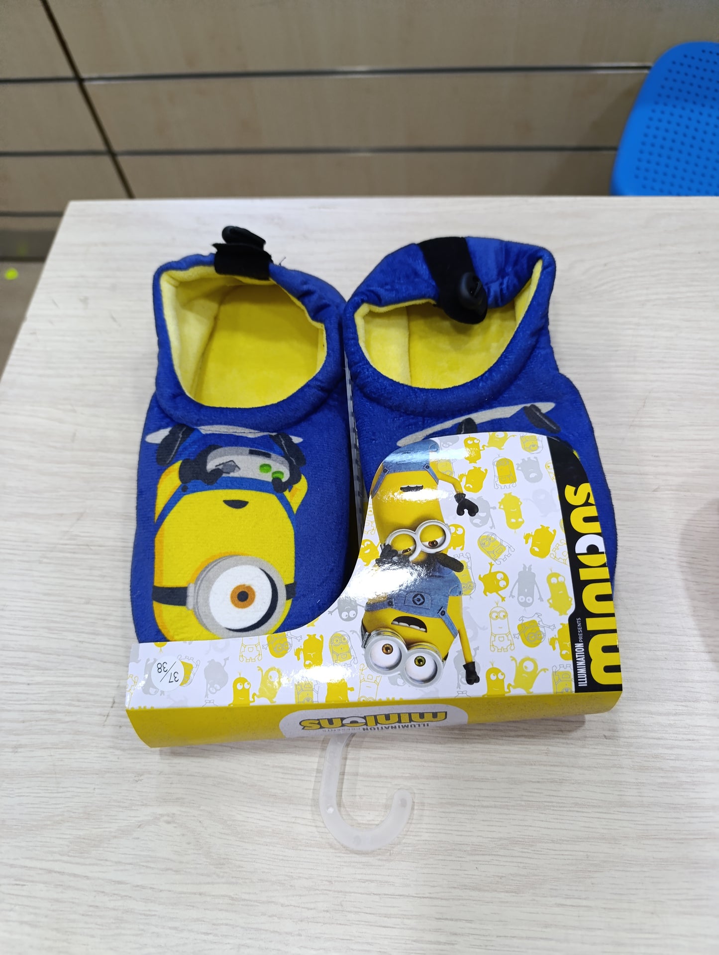 Pantofole miste bimbi a 3 euro