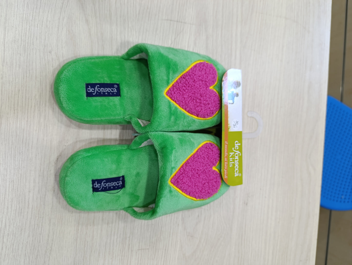 Pantofole miste bimbi a 3 euro