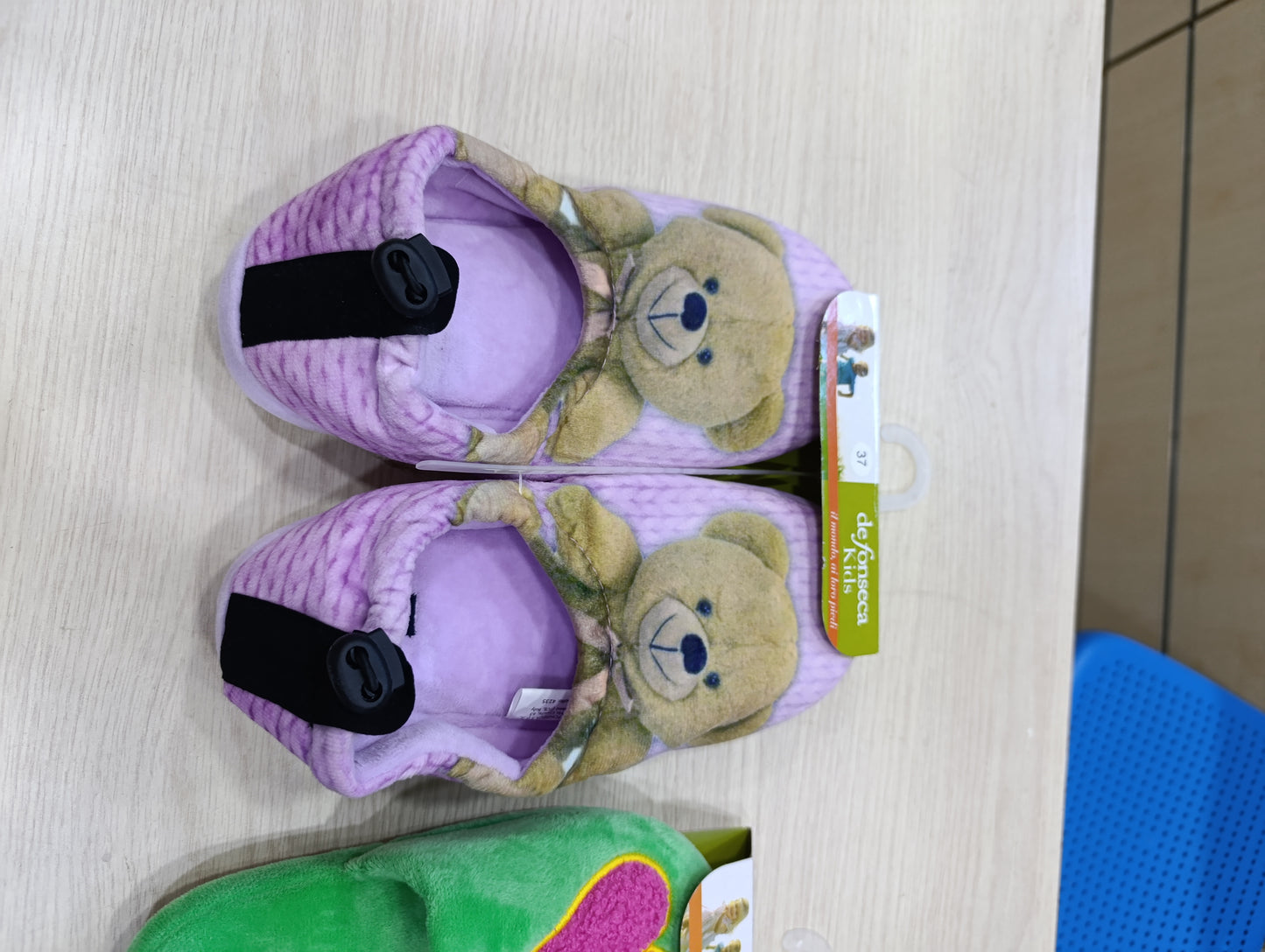 Pantofole miste bimbi a 3 euro