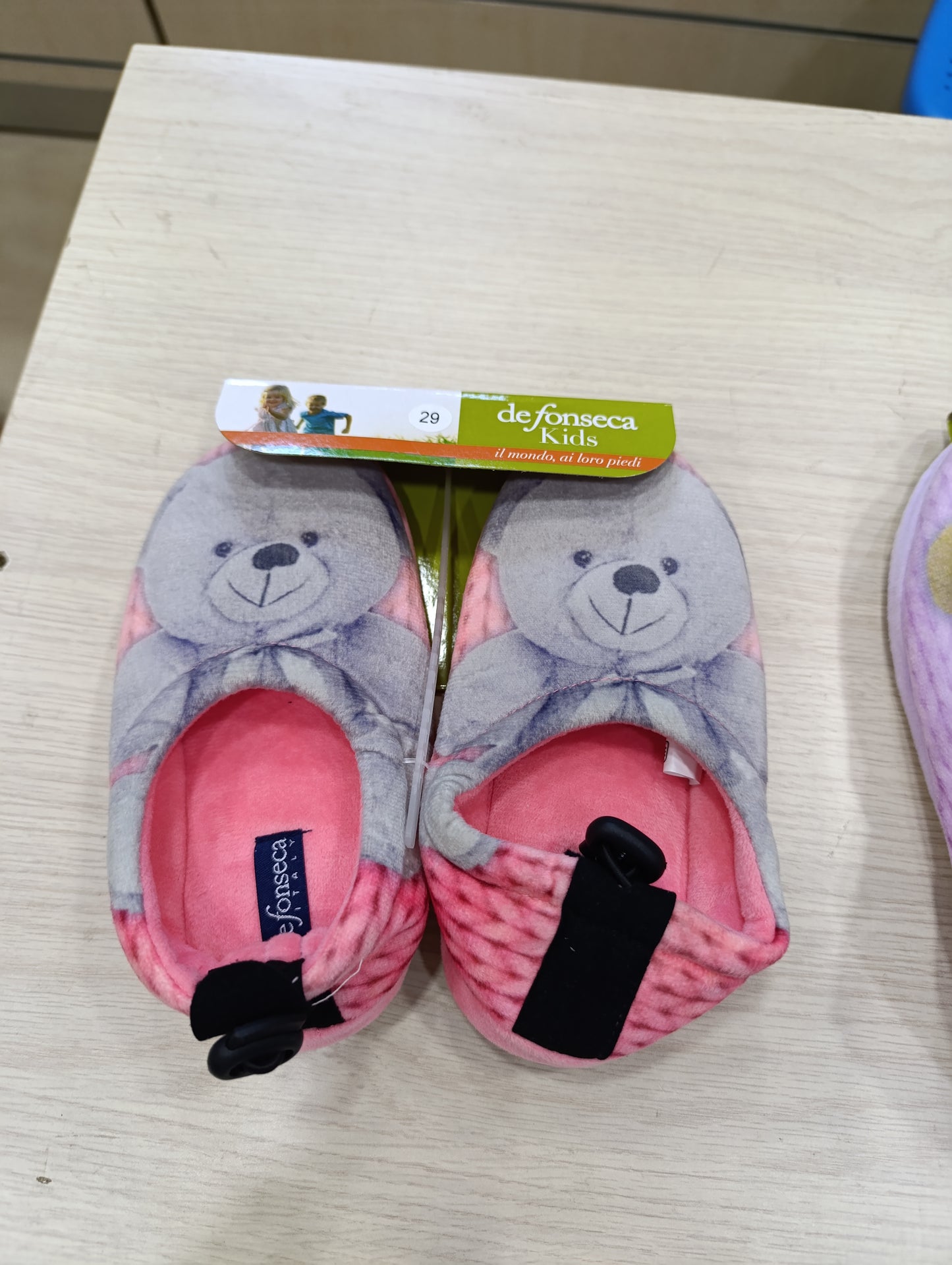Pantofole miste bimbi a 3 euro