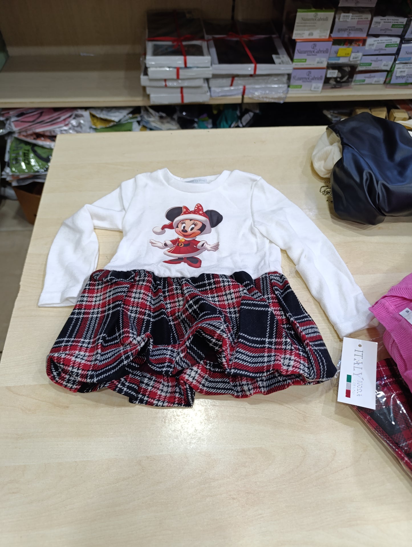 Tute e completi bimbi a 5 euro