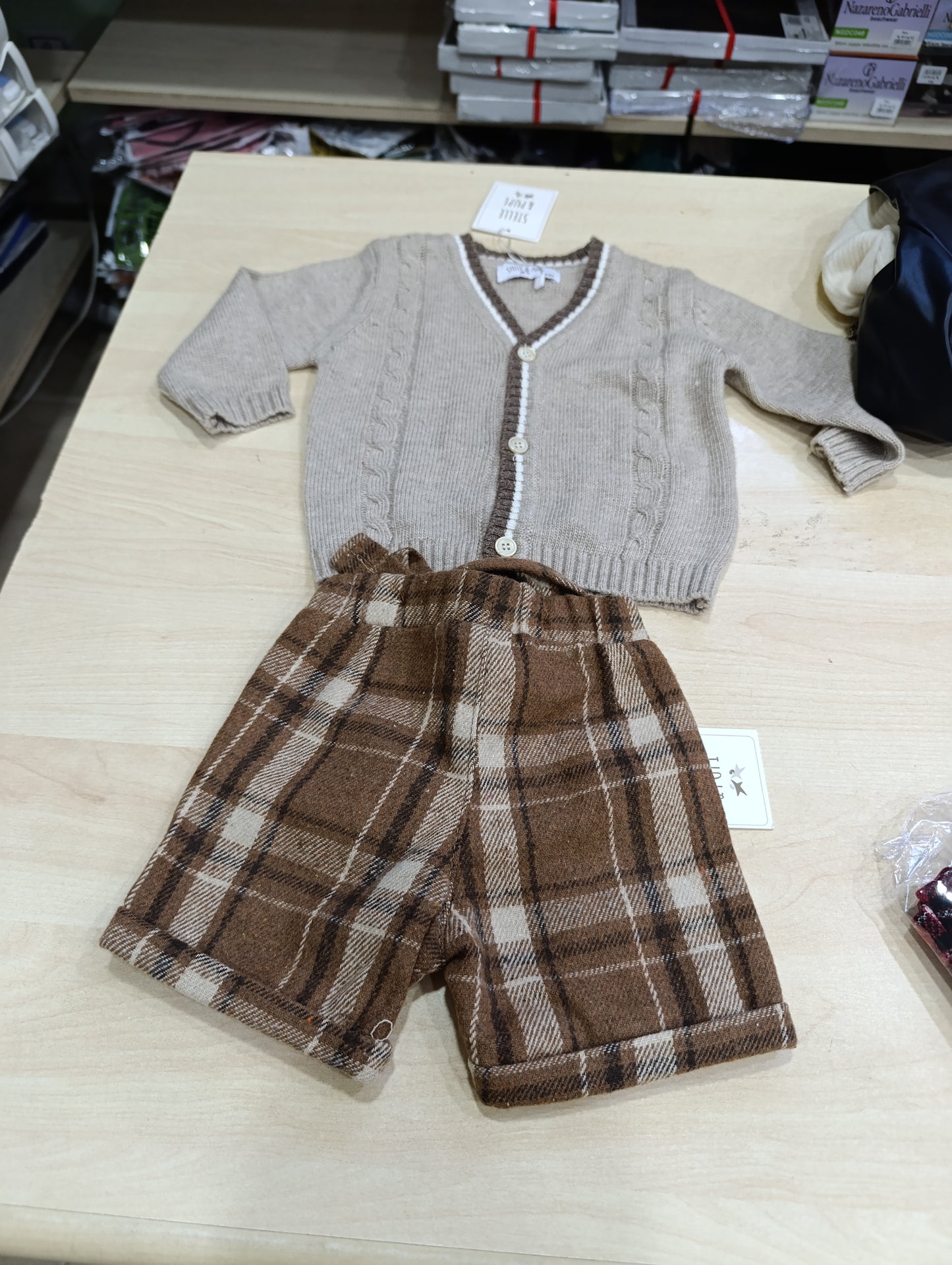 Tute e completi bimbi a 5 euro