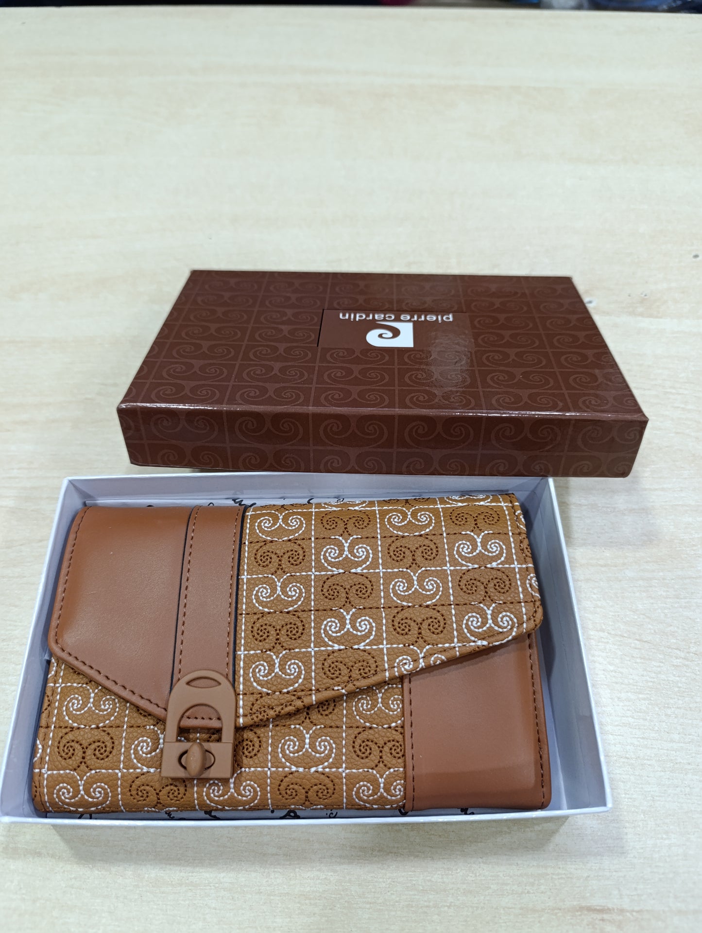 Portafoglio donna a 4 euro