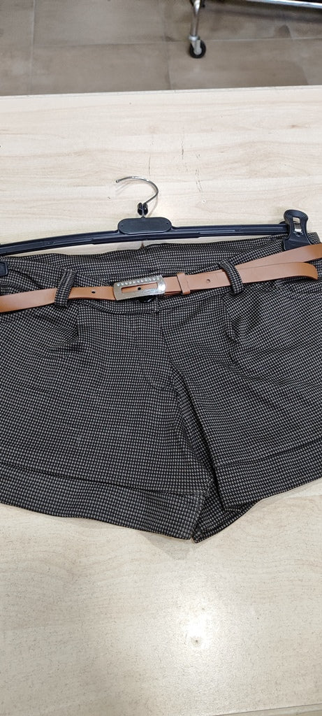 Pantaloncini da donna a stock 1,70