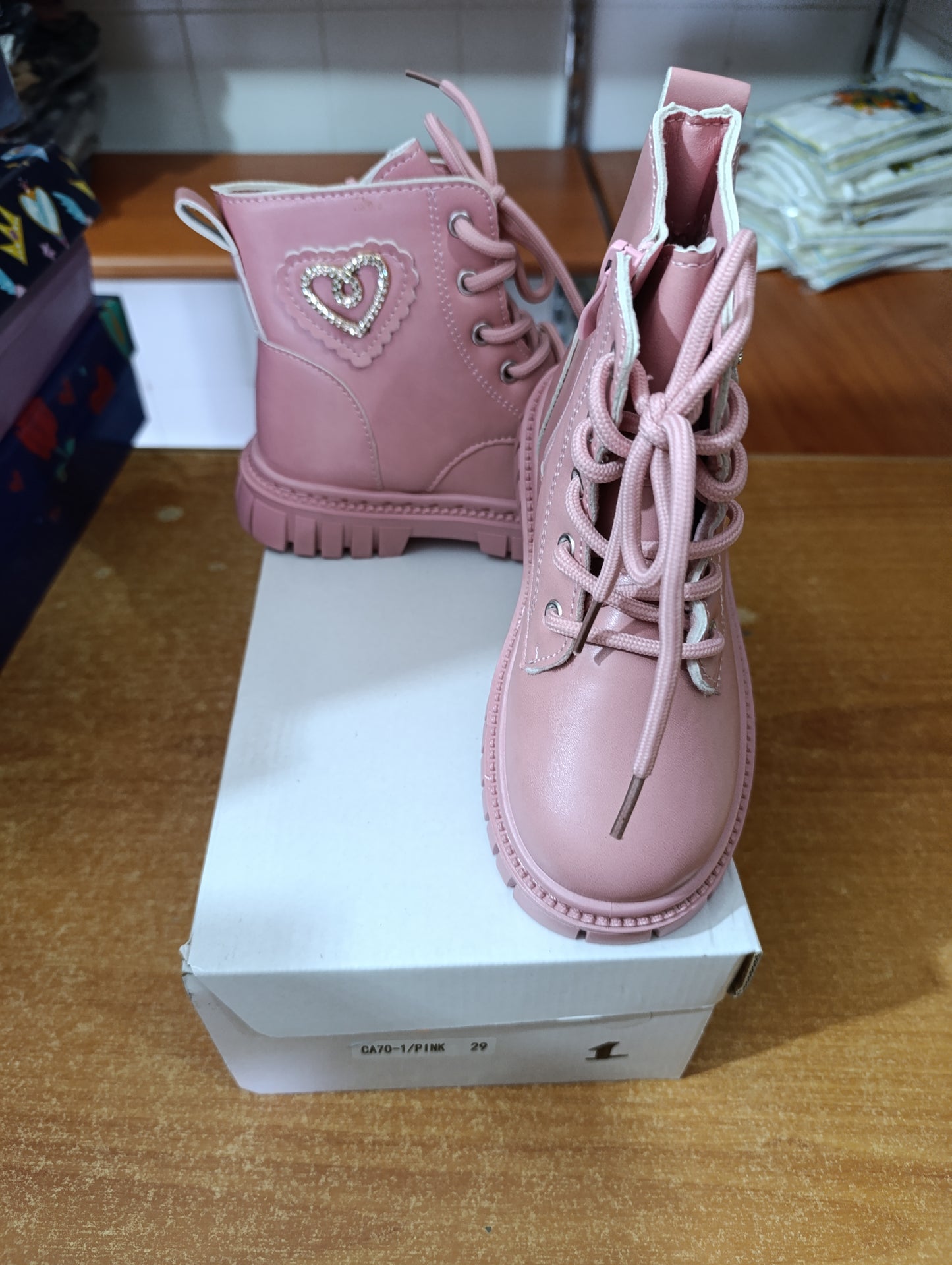 Scarpe e stivaletti bimbi a 3 euro