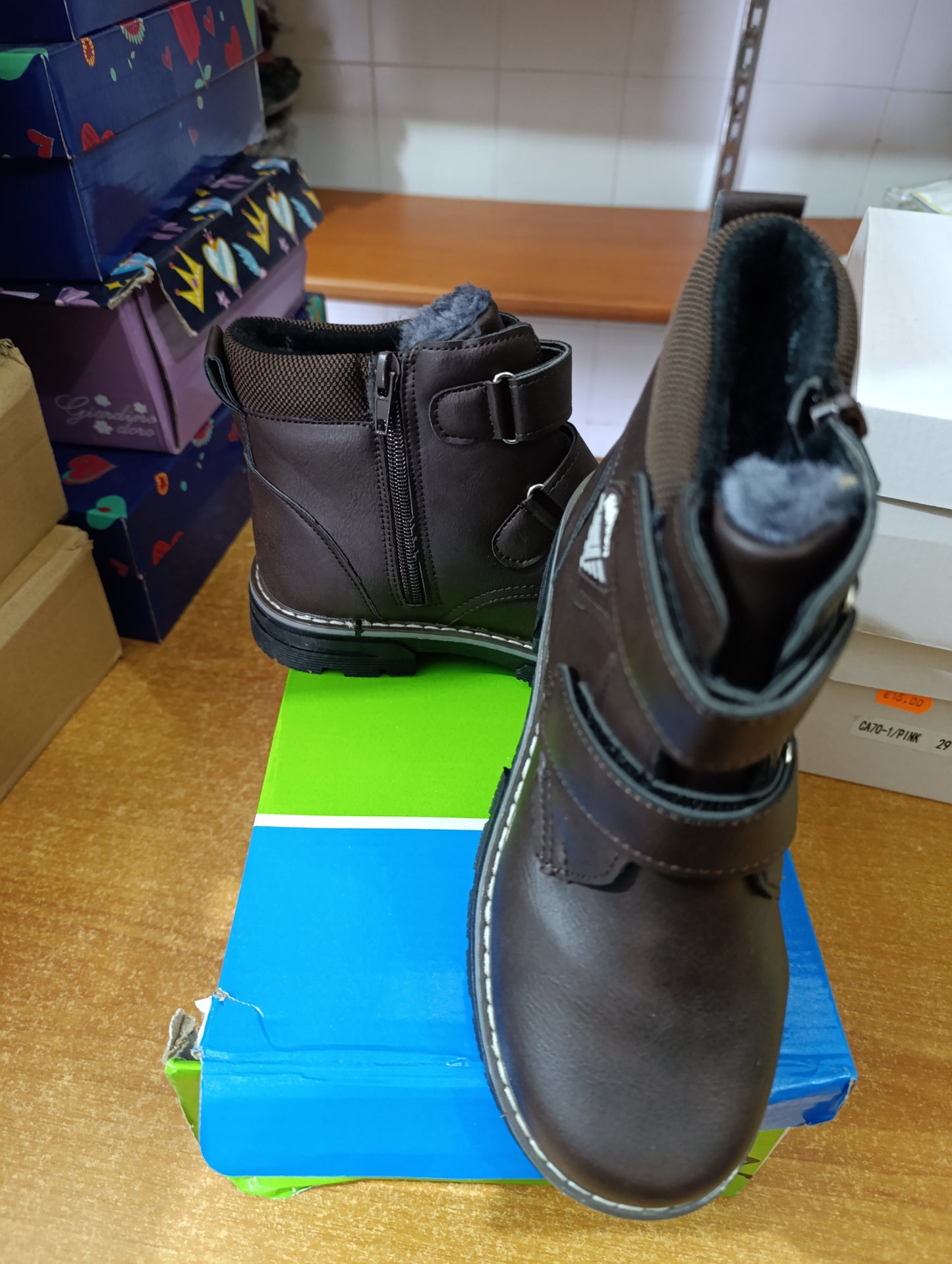 Scarpe e stivaletti bimbi a 3 euro