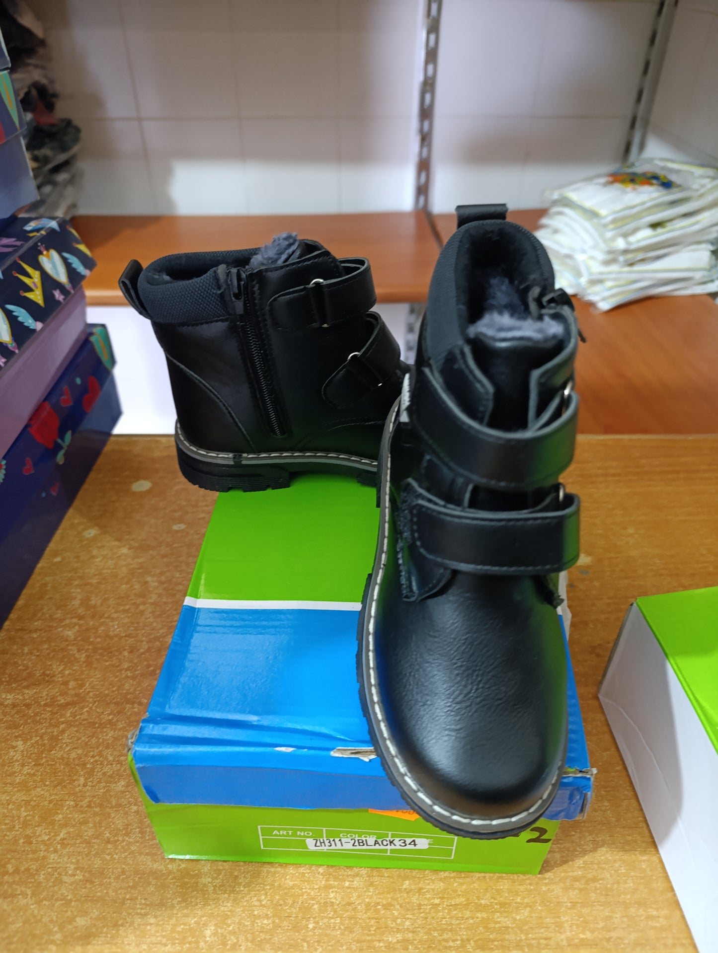 Scarpe e stivaletti bimbi a 3 euro