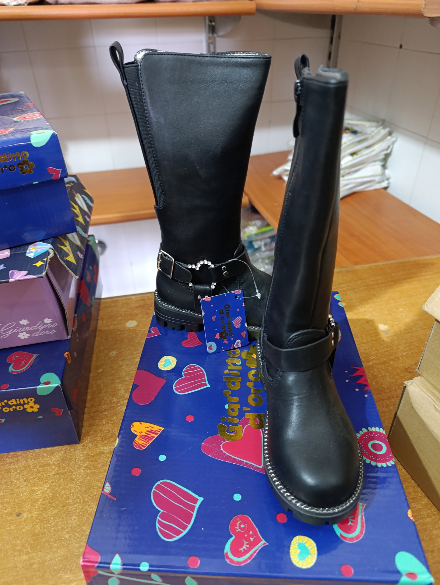 Scarpe e stivaletti bimbi a 3 euro