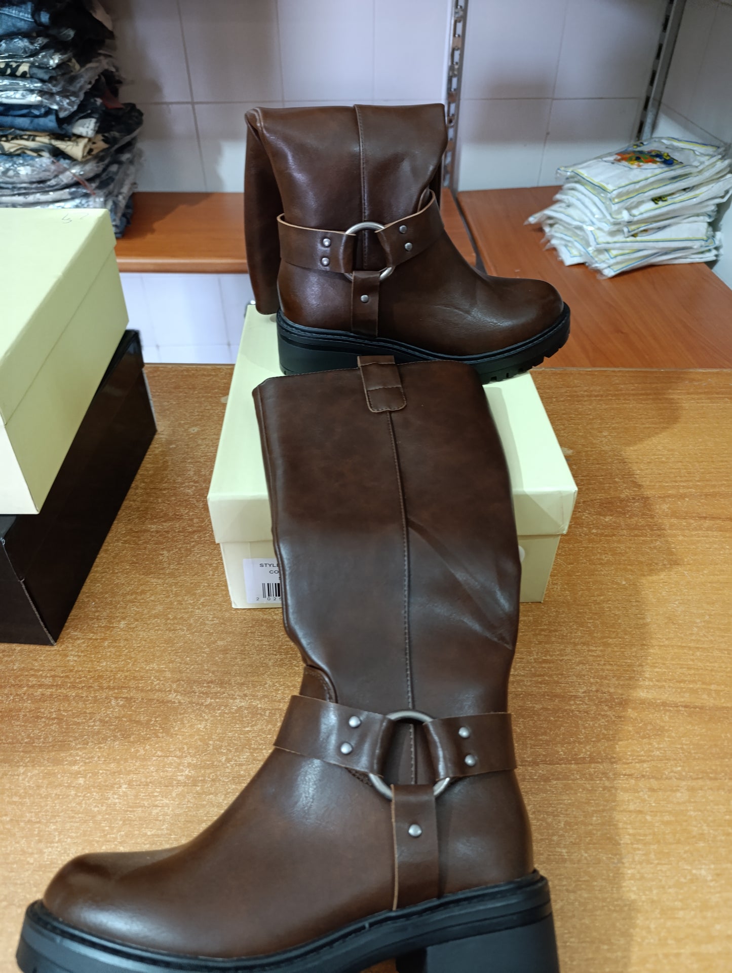 Scarpe stivali donna a 3,00