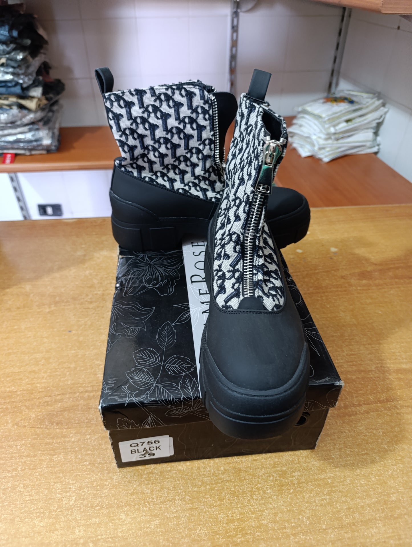 Scarpe stivali donna a 3,00