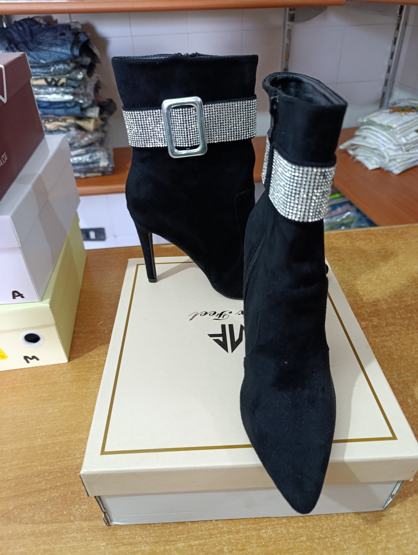 Scarpe stivali donna a 3,00