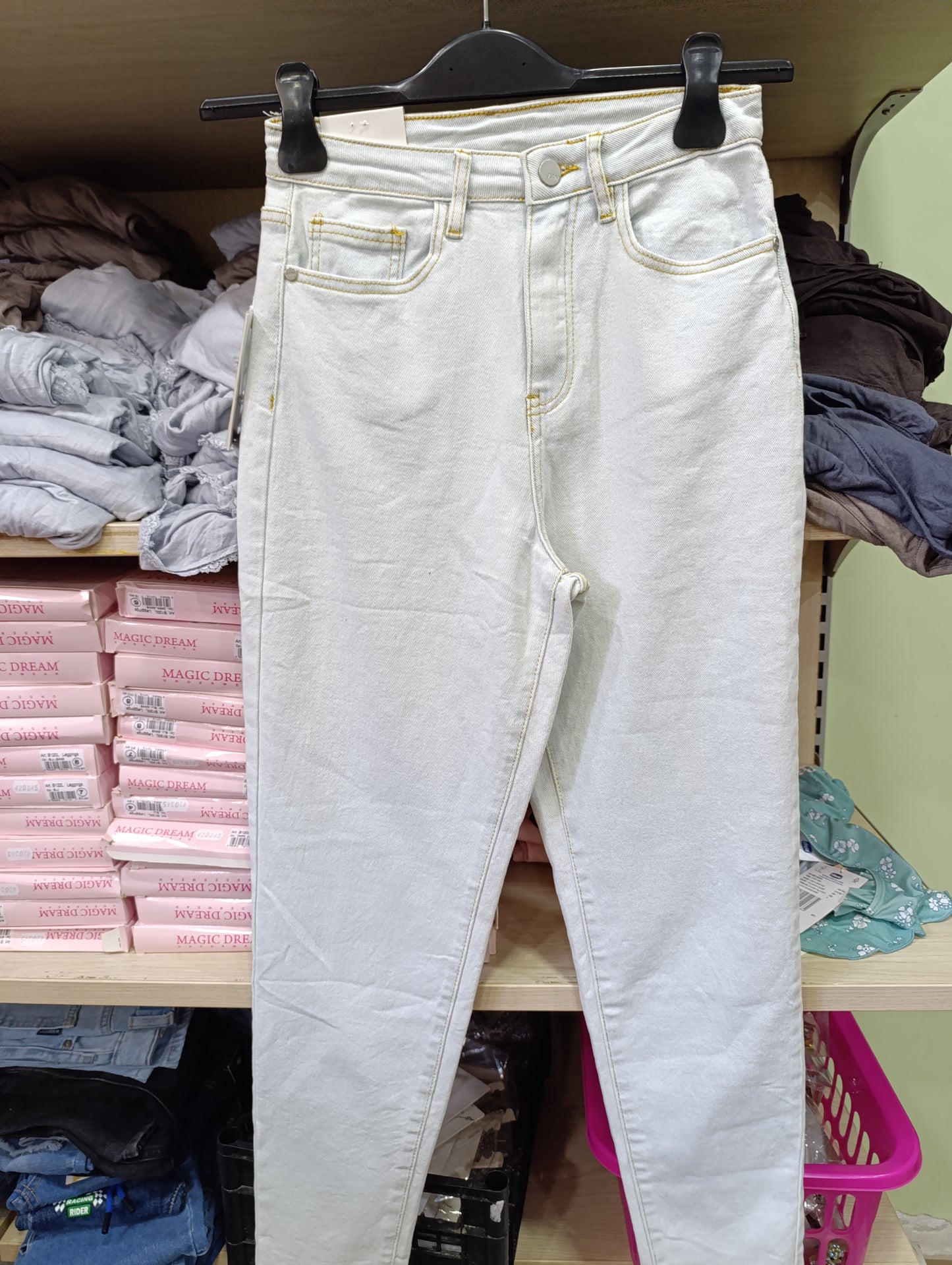 Jeans e pantaloni donna firmati a 4,50 euro