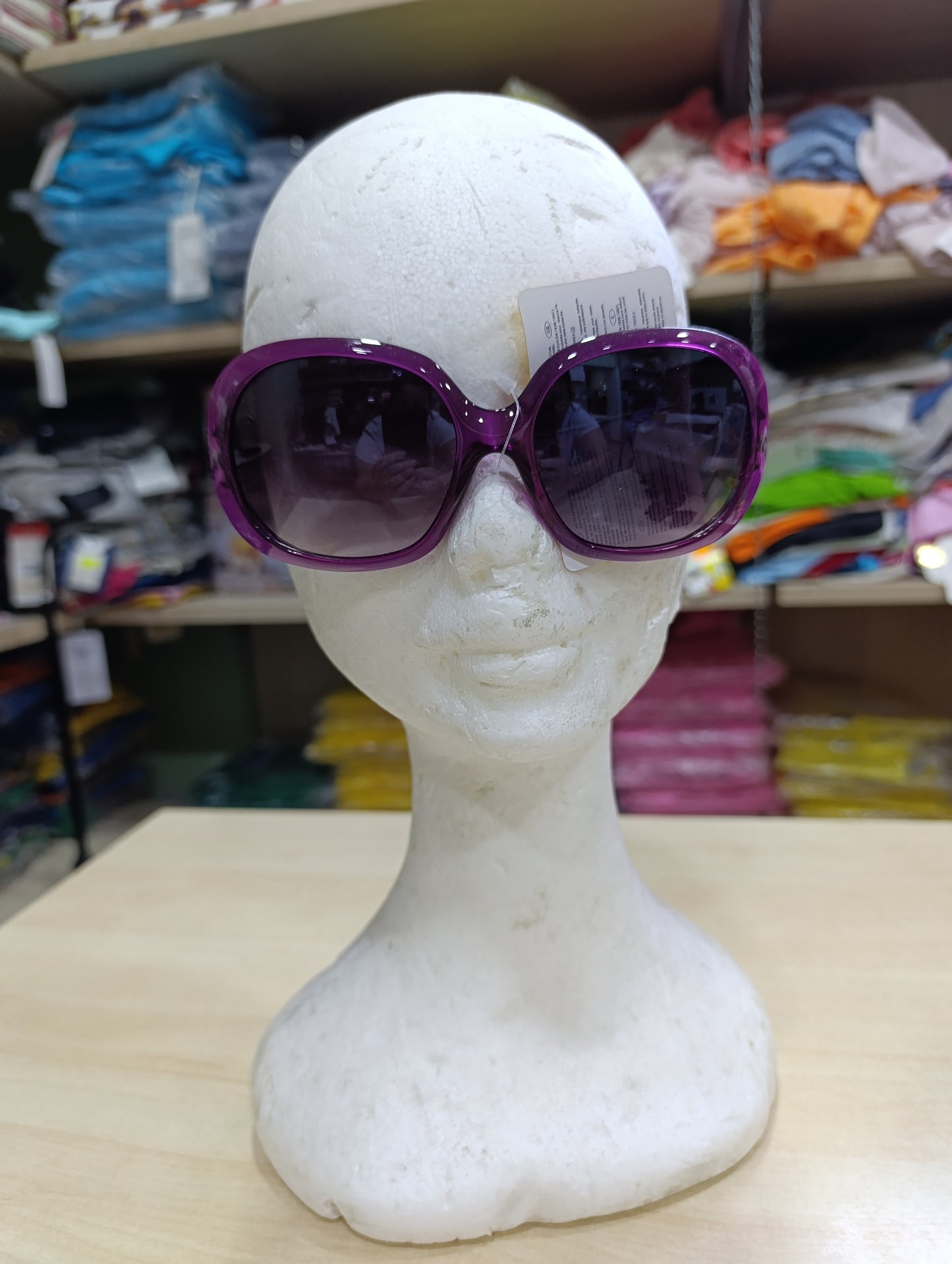 Occhiali da sole uomo donna a stock a 0,50