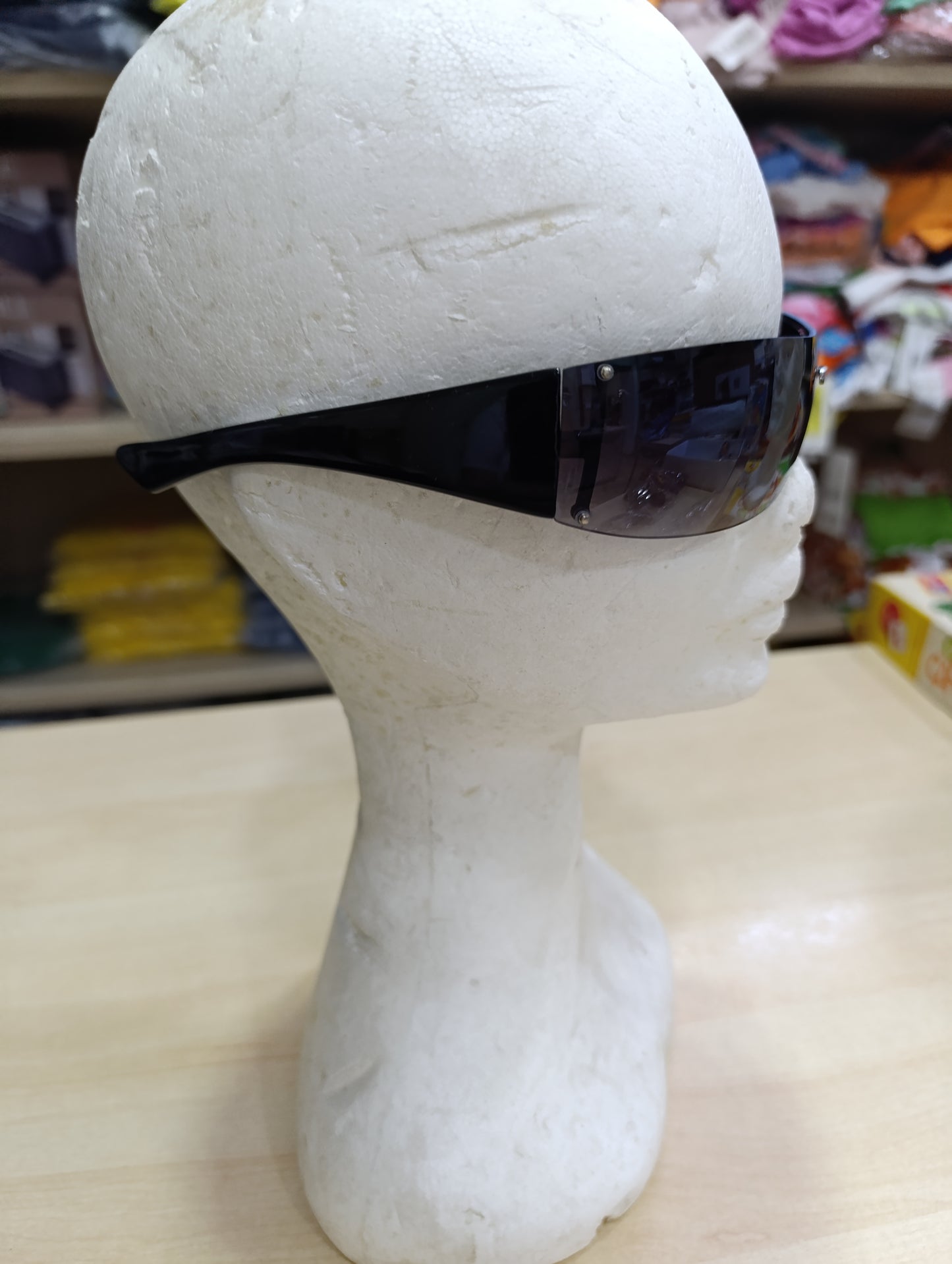 Occhiali da sole uomo donna a stock a 0,50