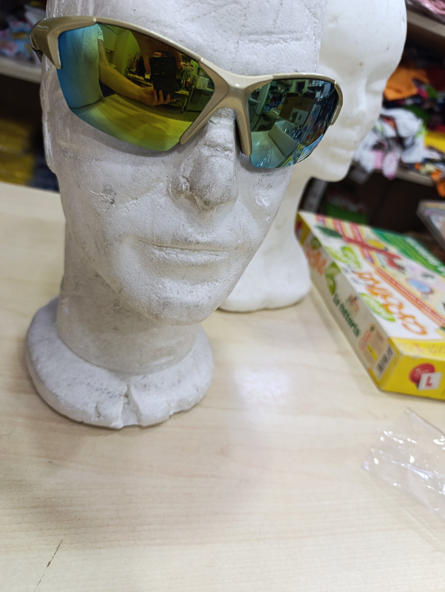 Occhiali da sole uomo donna a stock a 0,50