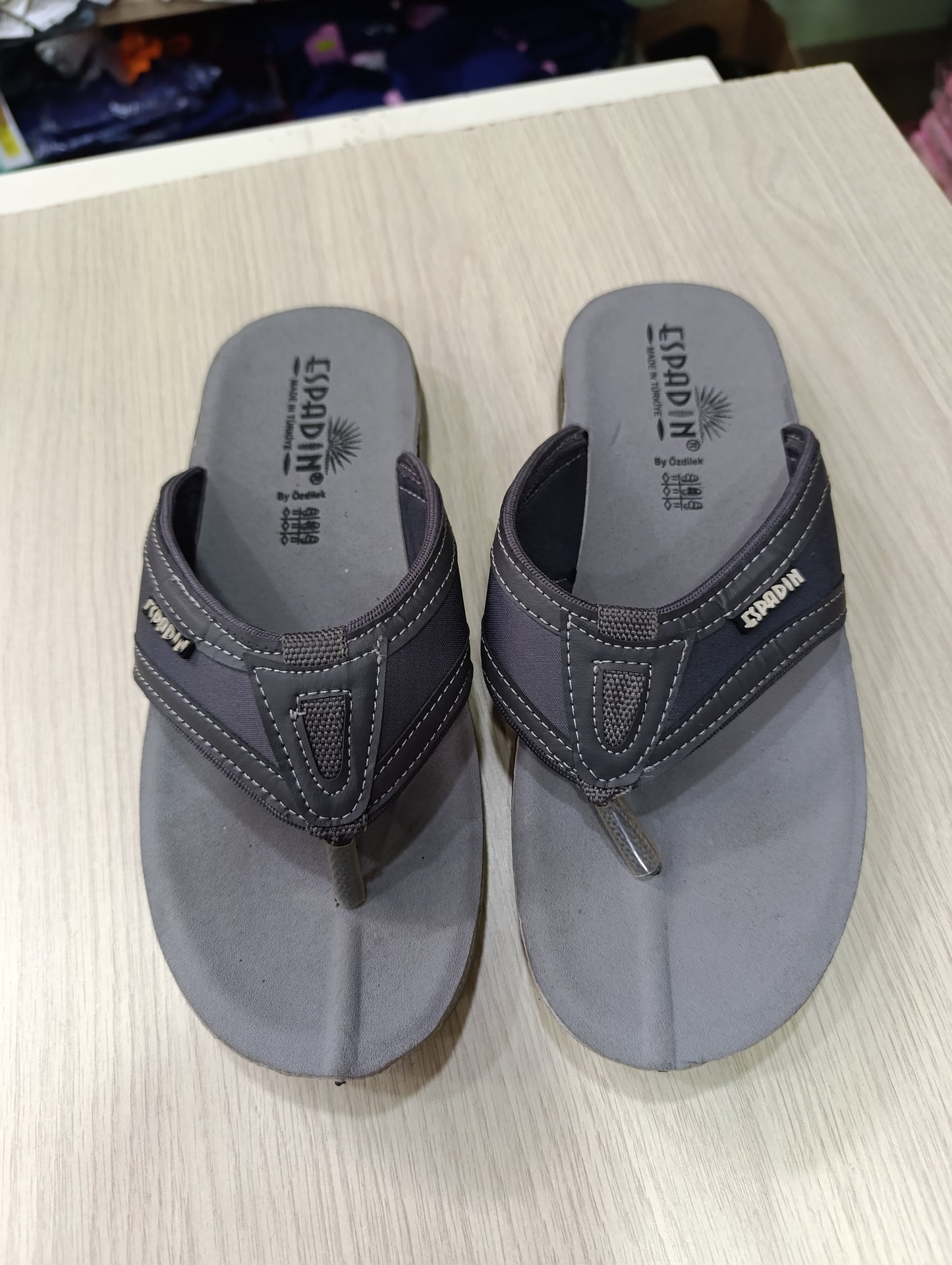 Pantofole uomo donna misti a 1 euro