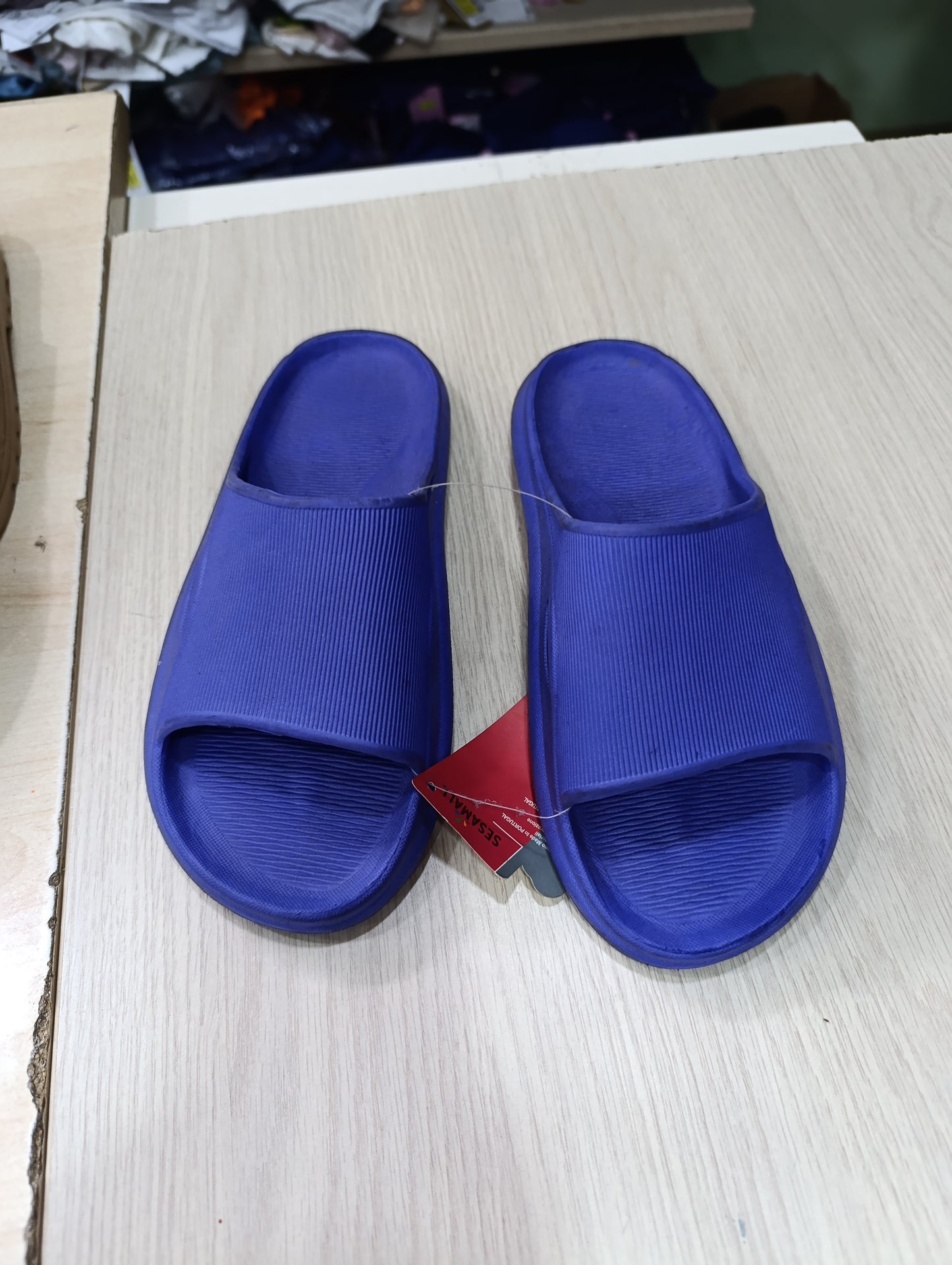 Pantofole uomo donna misti a 1 euro