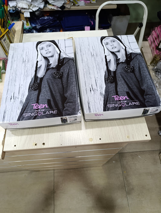 Offerta tuta 3 pezzi ragazza a 6 euro