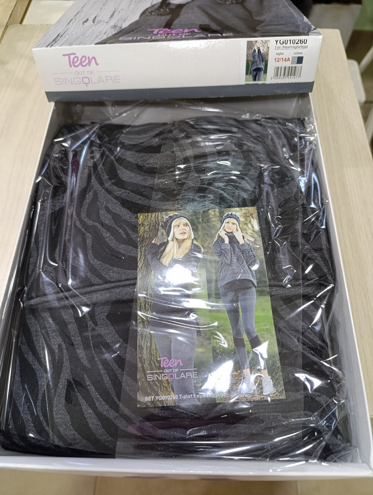 Offerta tuta 3 pezzi ragazza a 6 euro