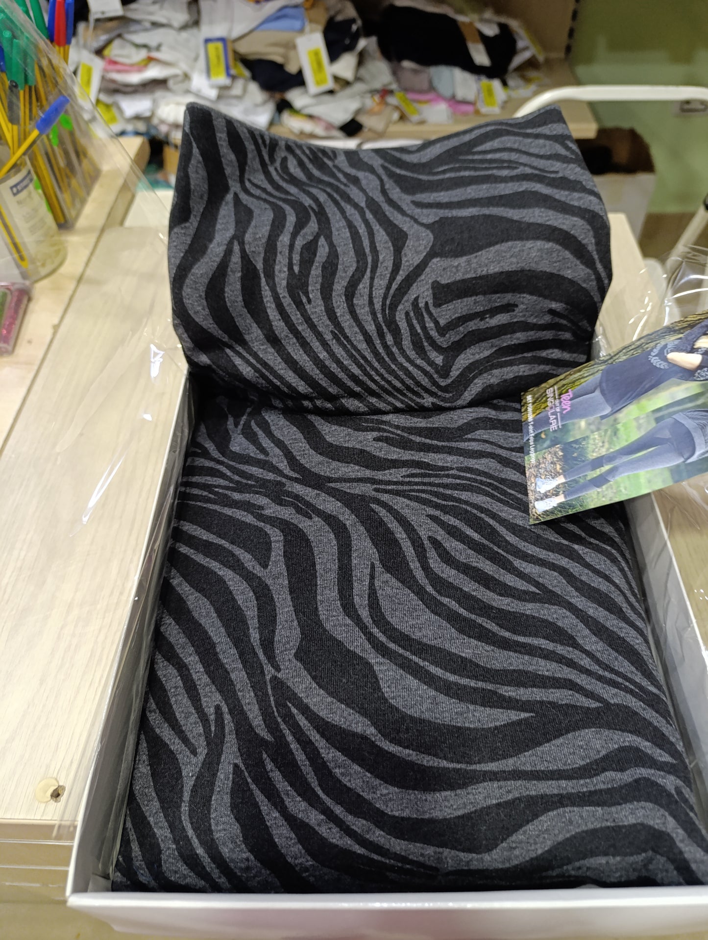Completo sport  3 pezzi ragazza a 6 euro