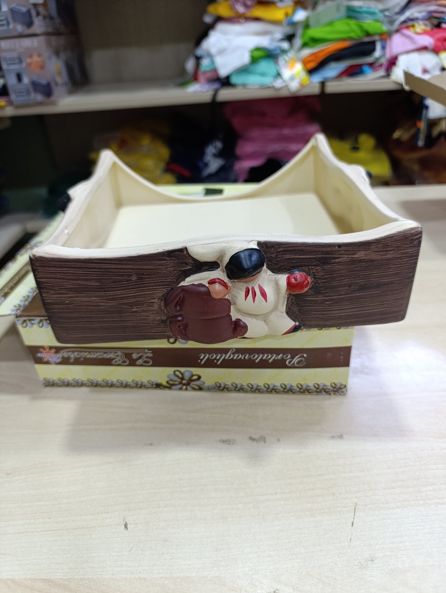 Portatovagliolo in ceramica scatolato a 2 euro