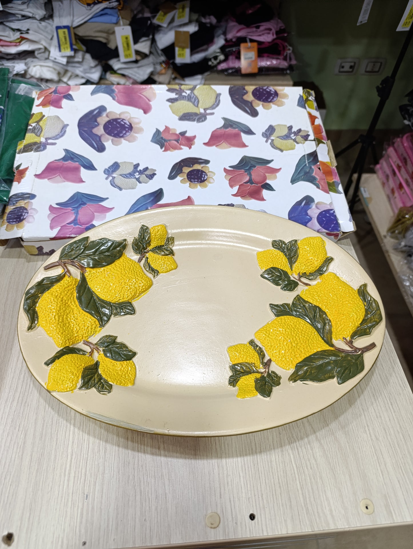 Vassoio in ceramica a 2,50 scatolato