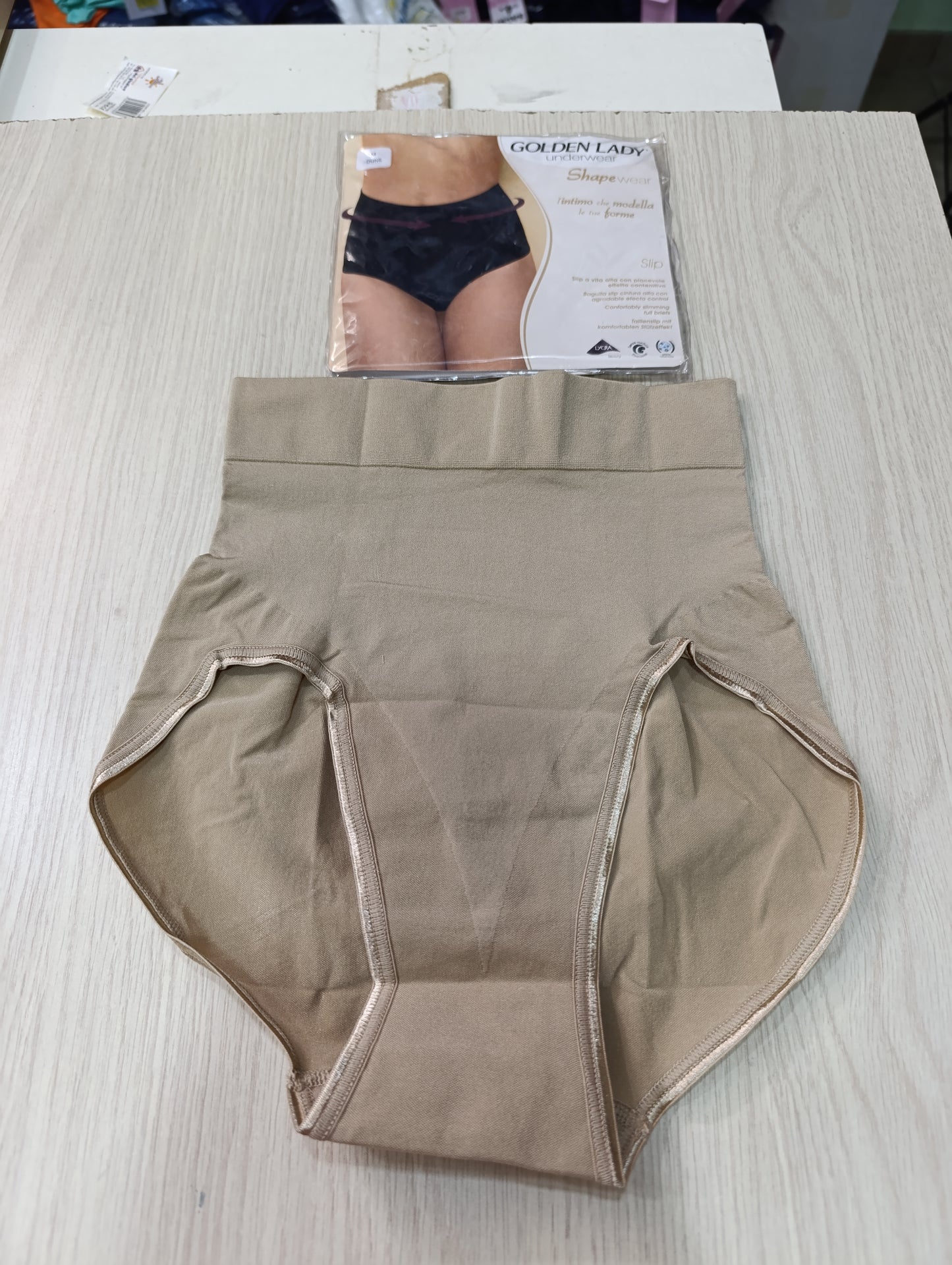 Slip contenitive donna a 1 euro