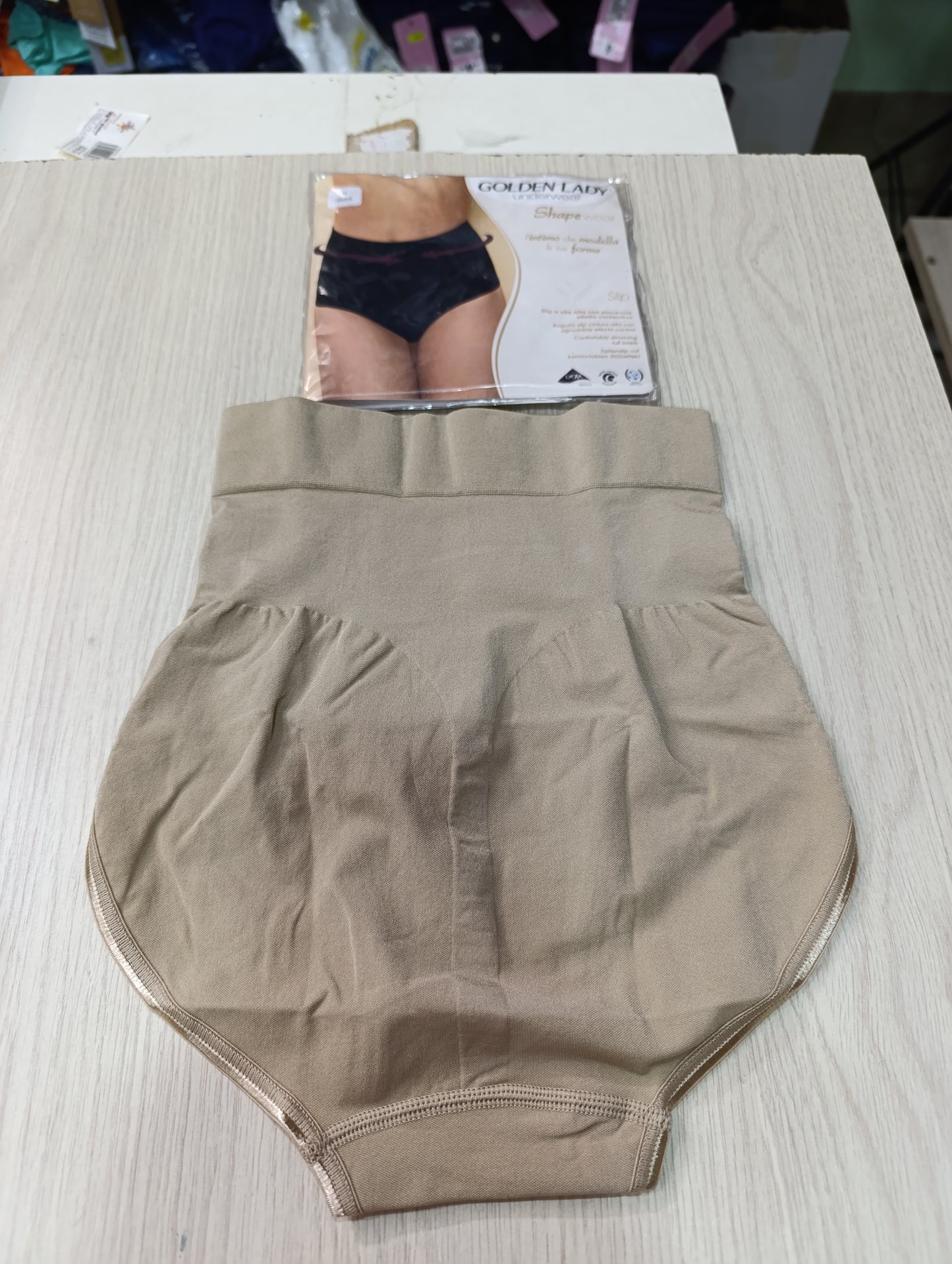 Slip contenitive donna a 1 euro